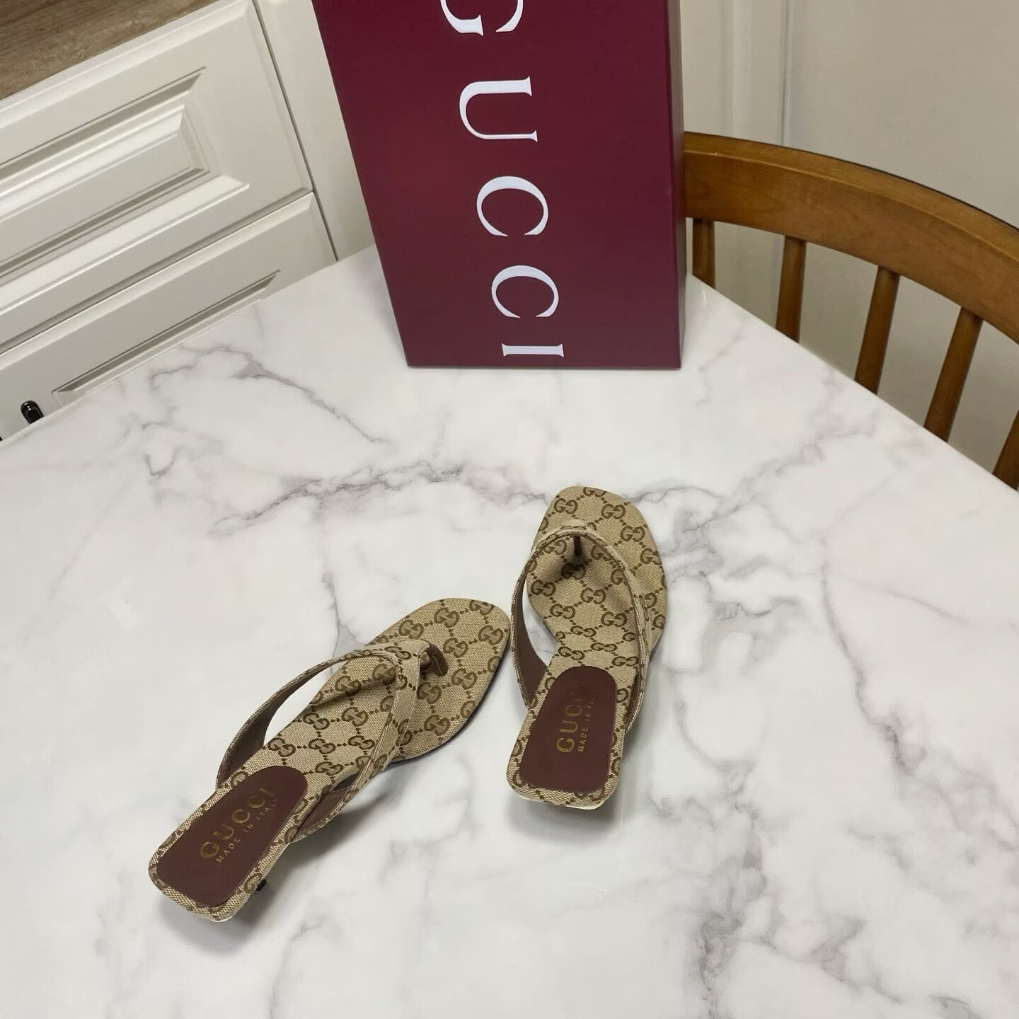 UA Gvc*1 Vittoria Thong Slides