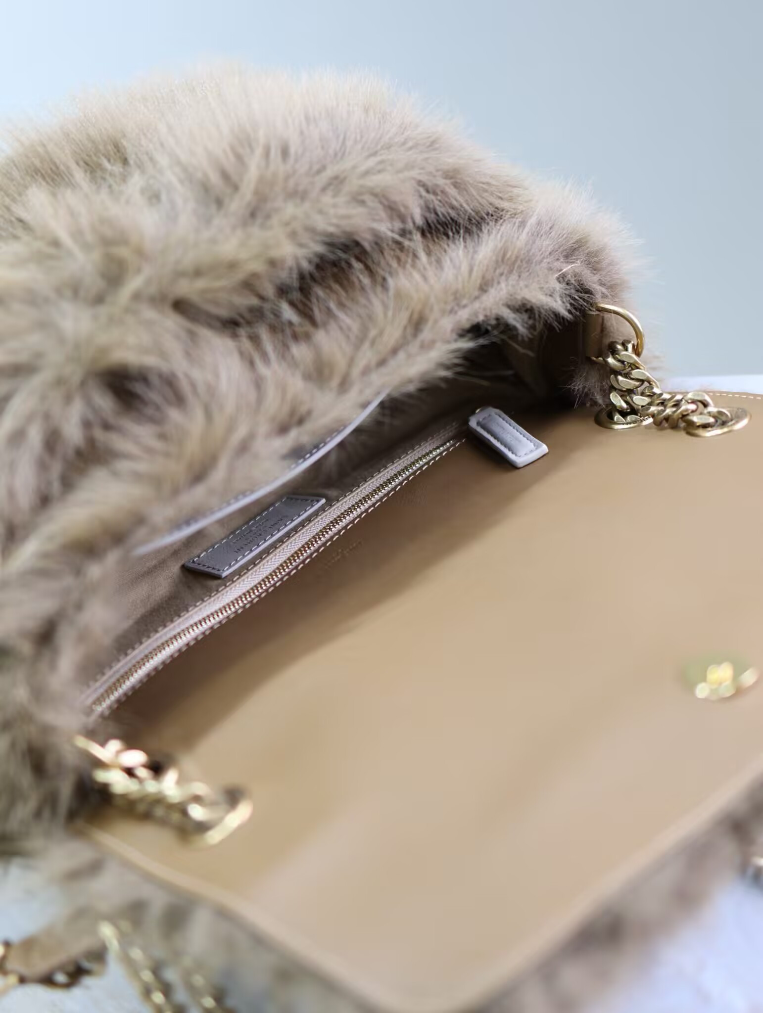 Y51 NIKI Medium IN SHEARLING 28 X 20 X 8.5 CM