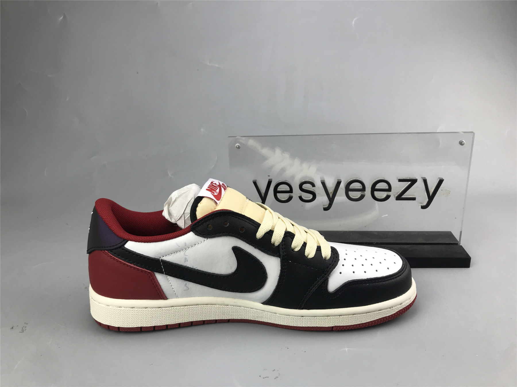 UA FRAGMENT X TRAVIS SCOTT X AIR JORDAN 1 LOW TSÂ