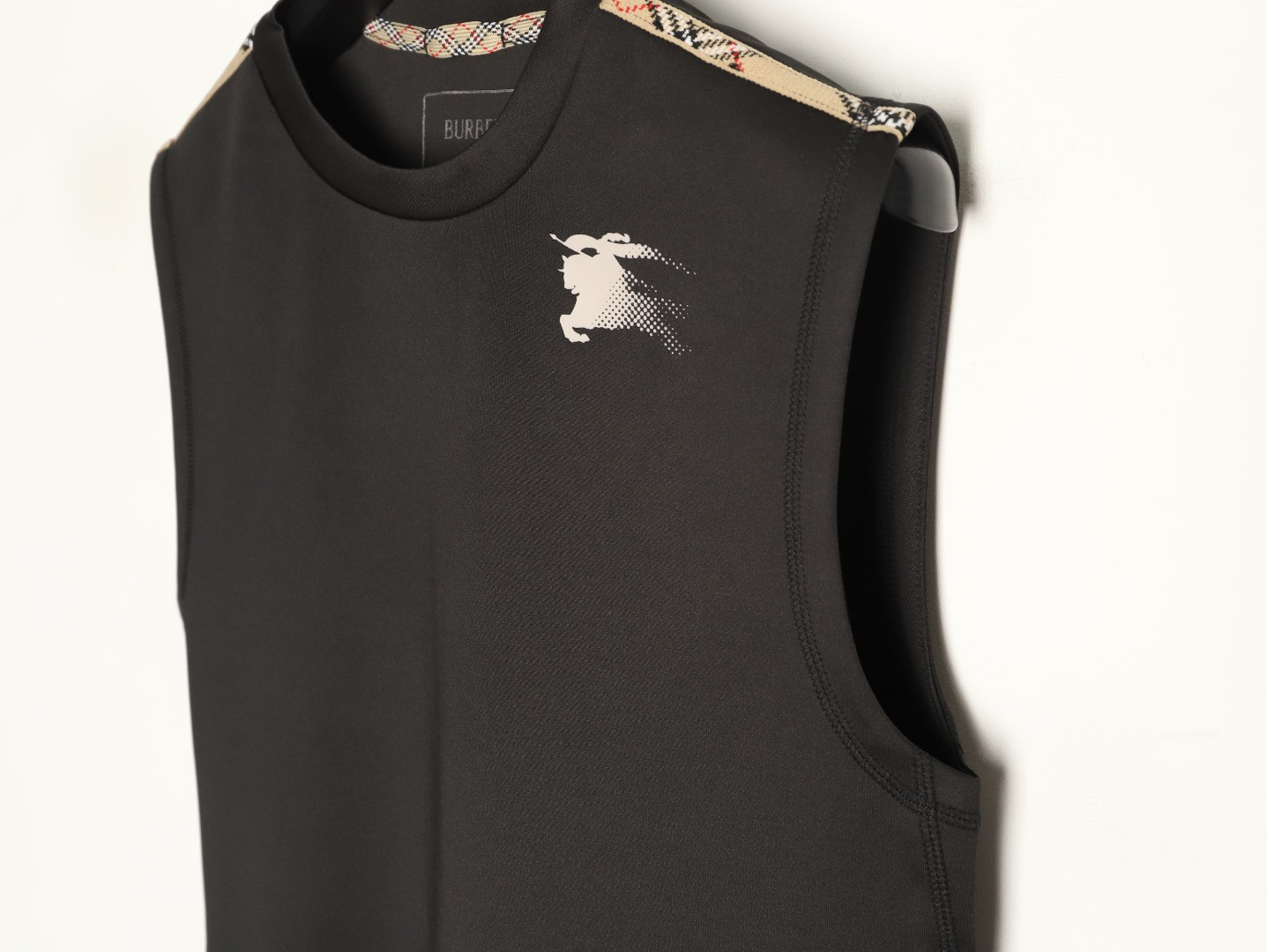 Bv*b*rry Vest