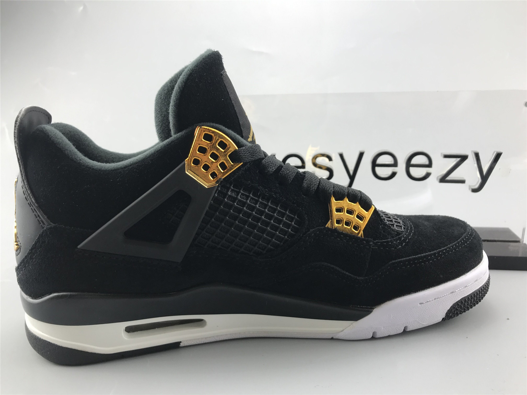 UA AIR JORDAN 4 RETRO "ROYALTY"