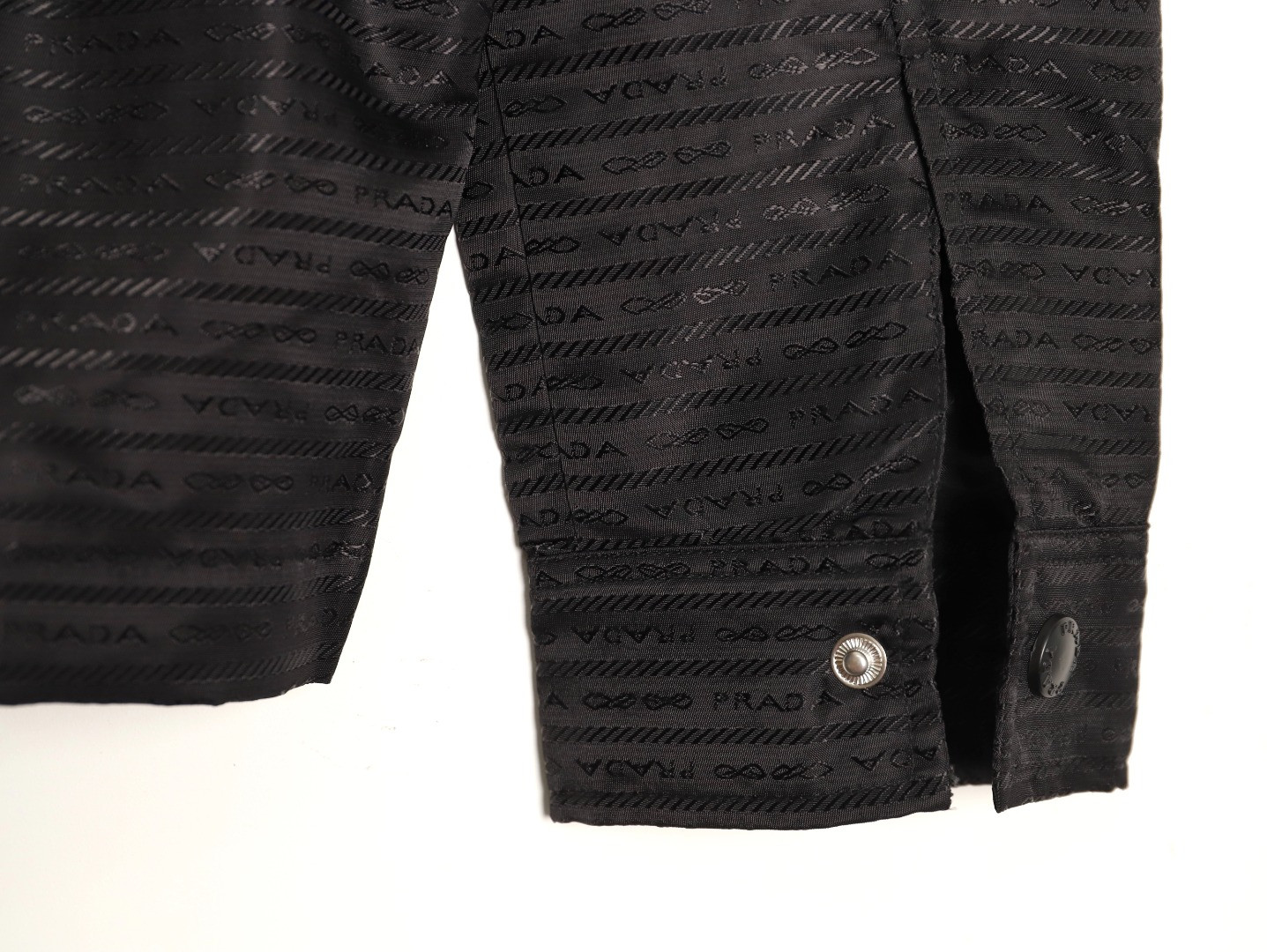 Pra*a Long-sleeved Shirts
