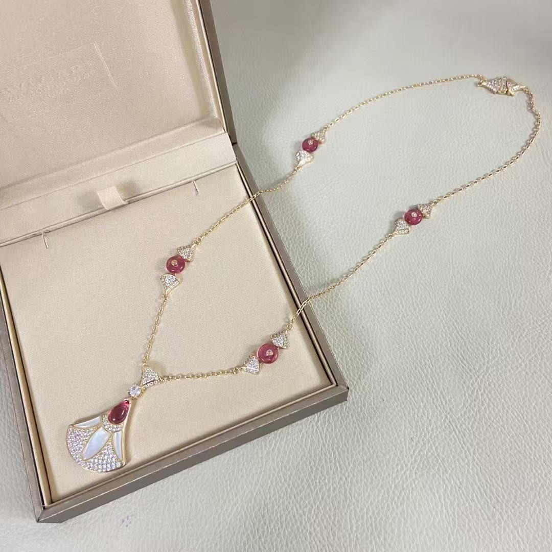 Bv1g*ai Roman fan Necklace