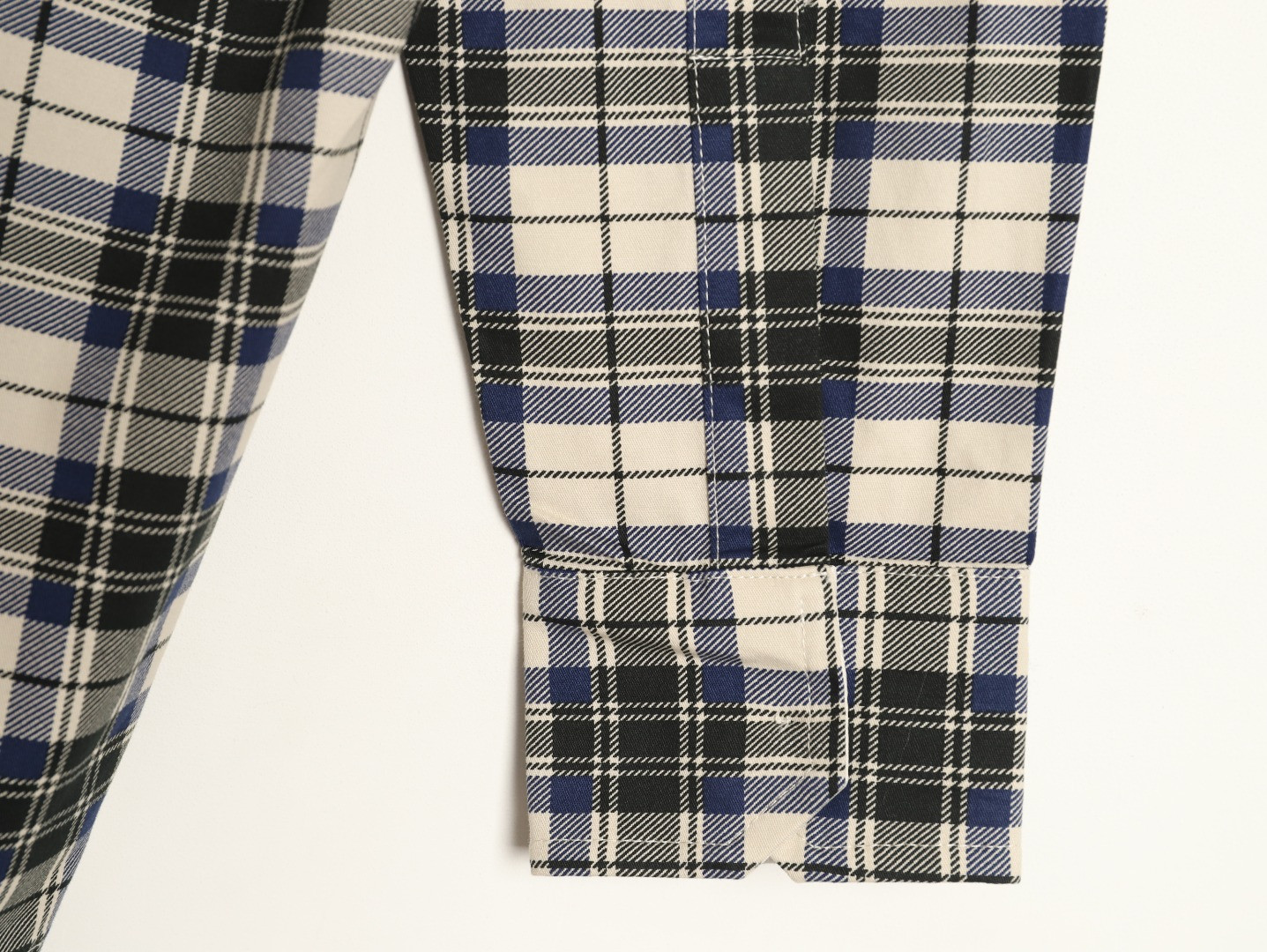 Ma1s0n Marg*e1a MM6 Long-sleeved Shirts