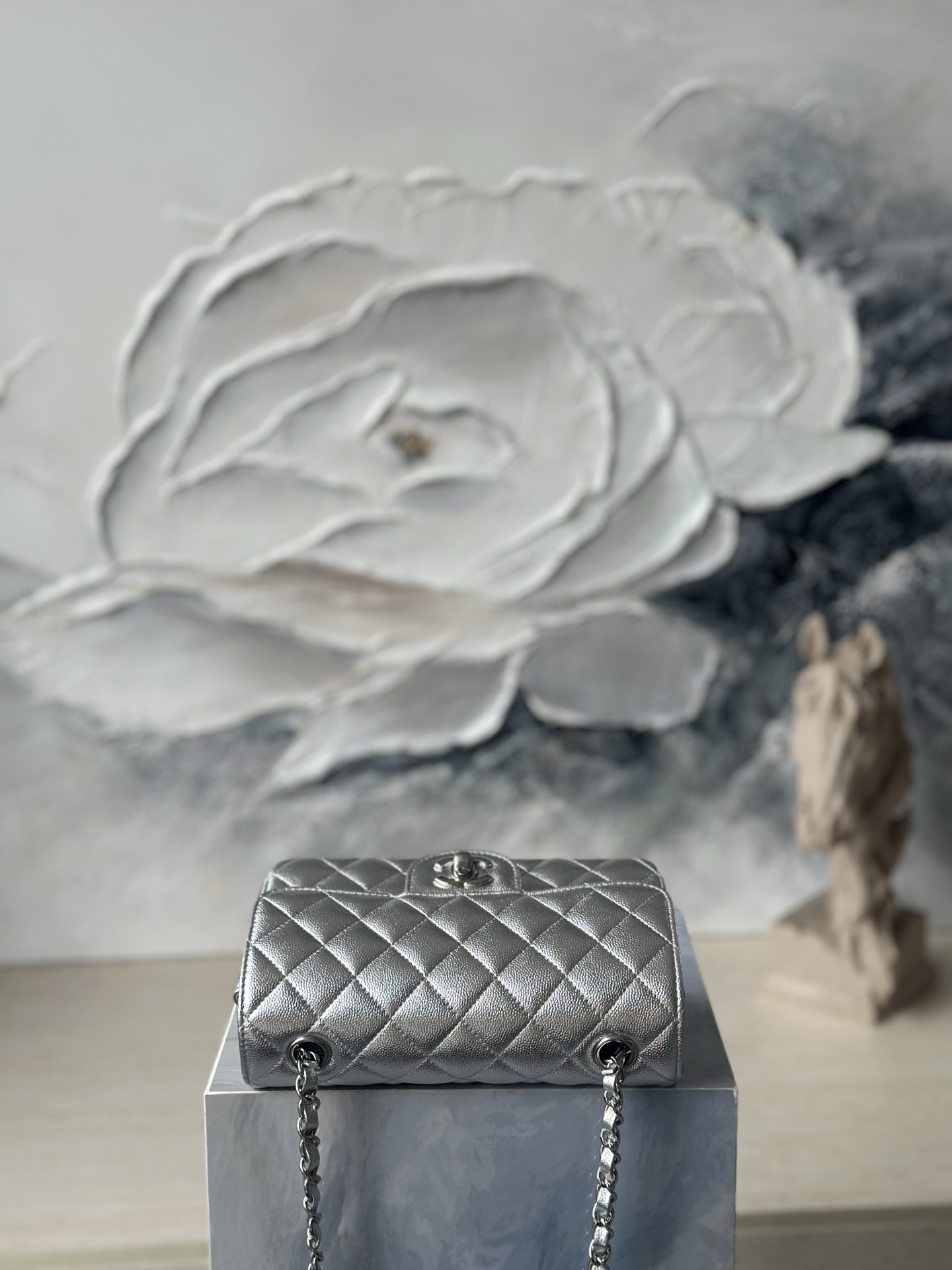 Ch**el Flap Bag Pearlescent Silver AS1116 20x12x6cm
