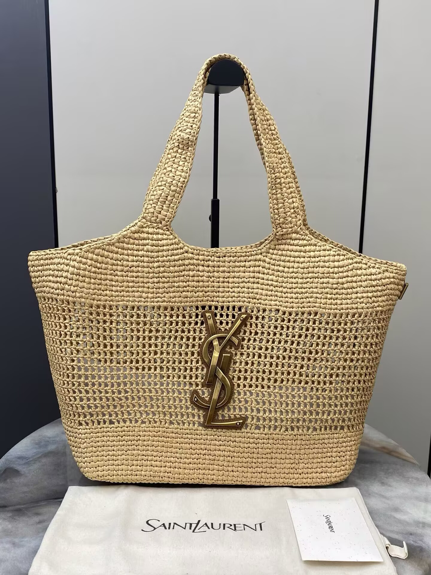 Y51 ICARE IN RAFFIA 46x28x5cm