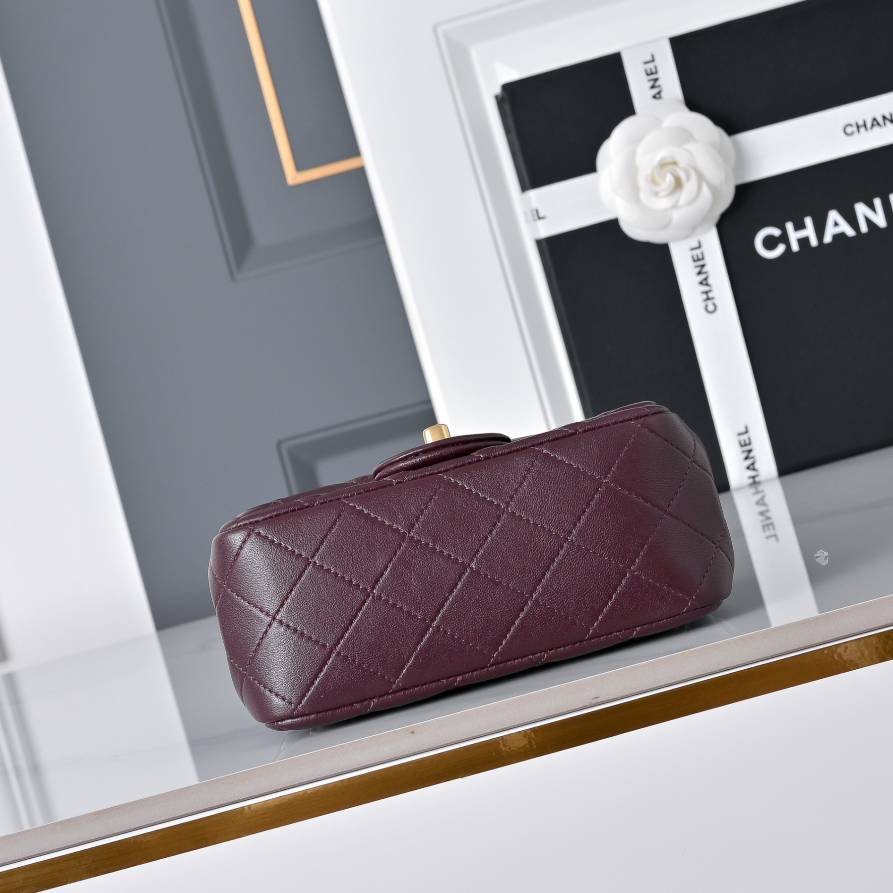 Ch**el Mini Flap Bag Burgundy AS1786 13.5x17x8cm