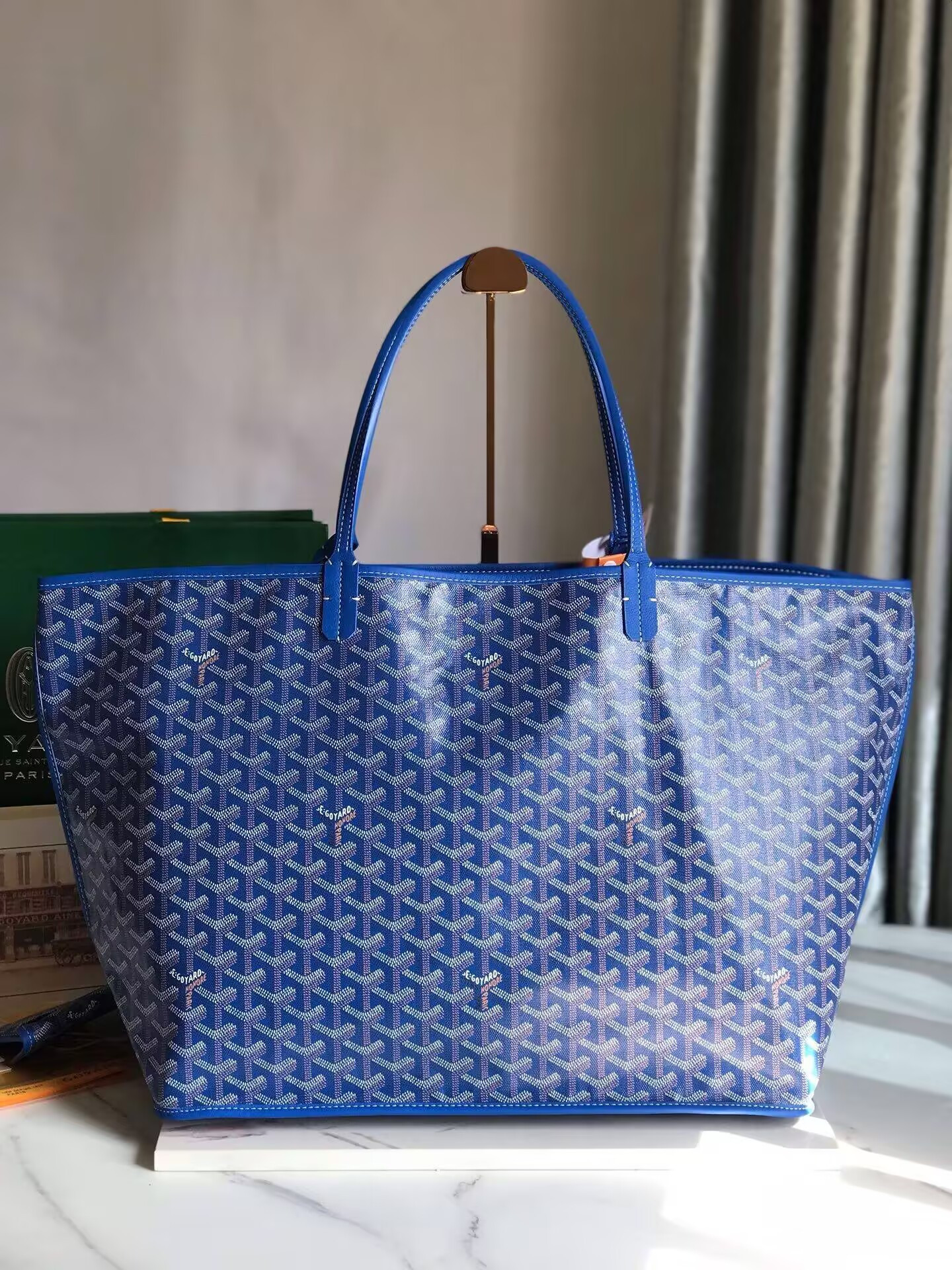 G09ard anjou gm bag 39x32x19cm