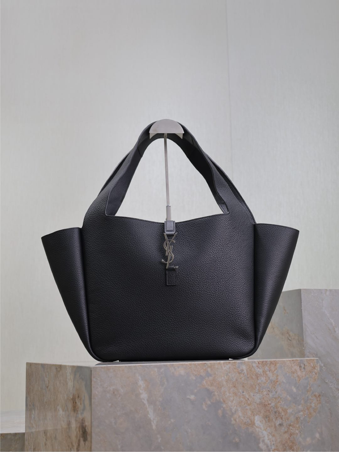 Y51 LE 5 À 7 BEA in grained leather 50×28×18cm