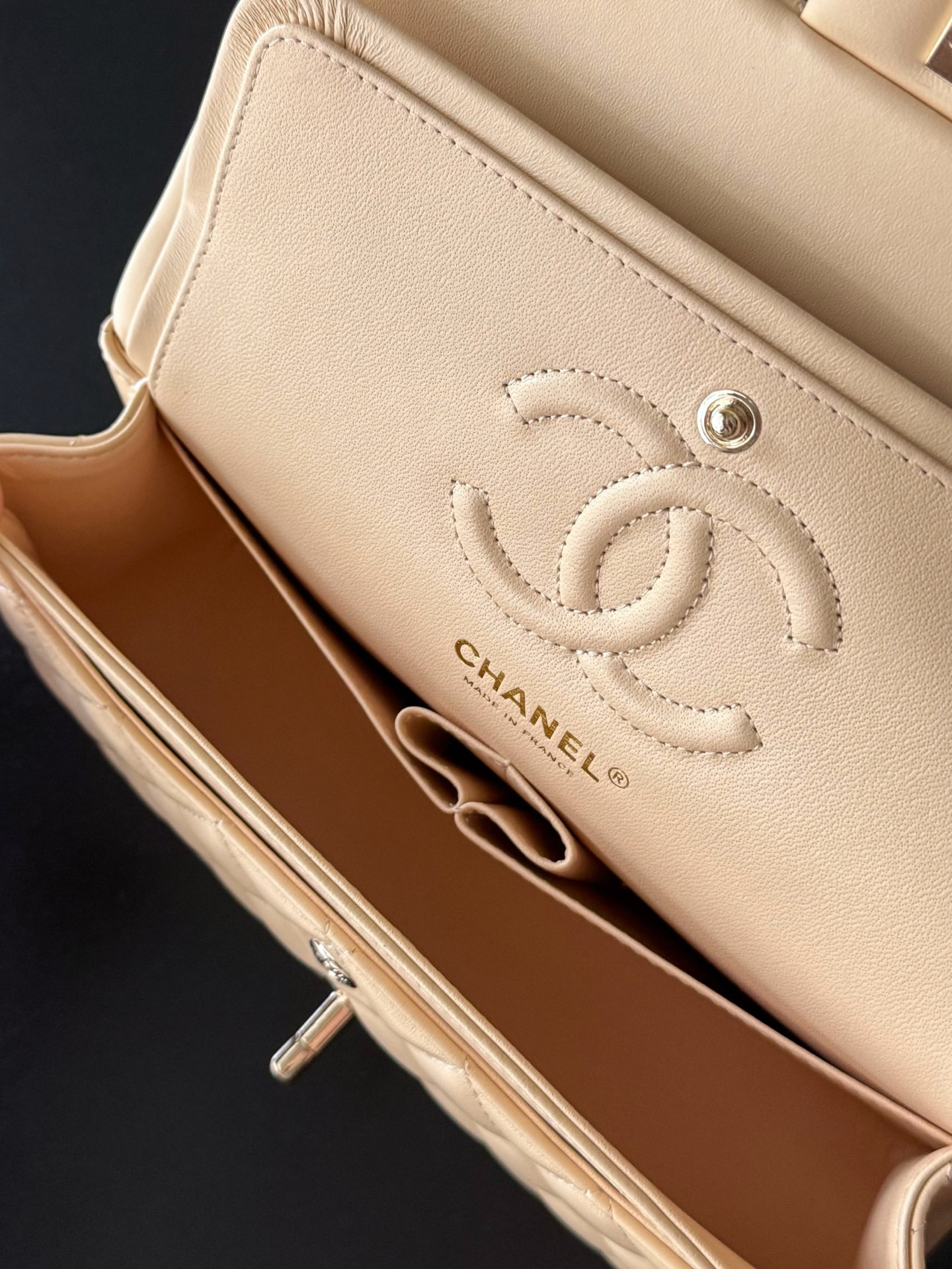 Ch**el Small Classic Bag 23x6.5x14cm