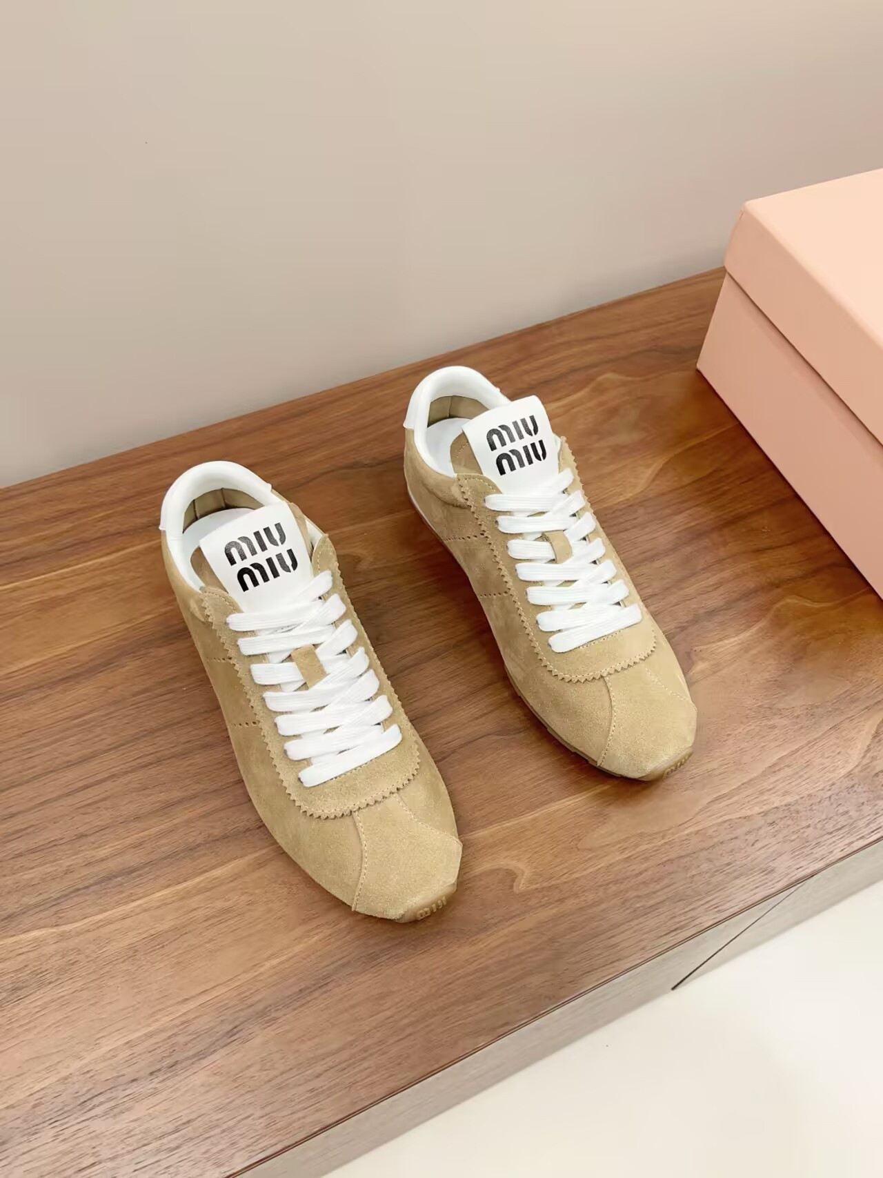 UA M1v M1v Plume Sneakers