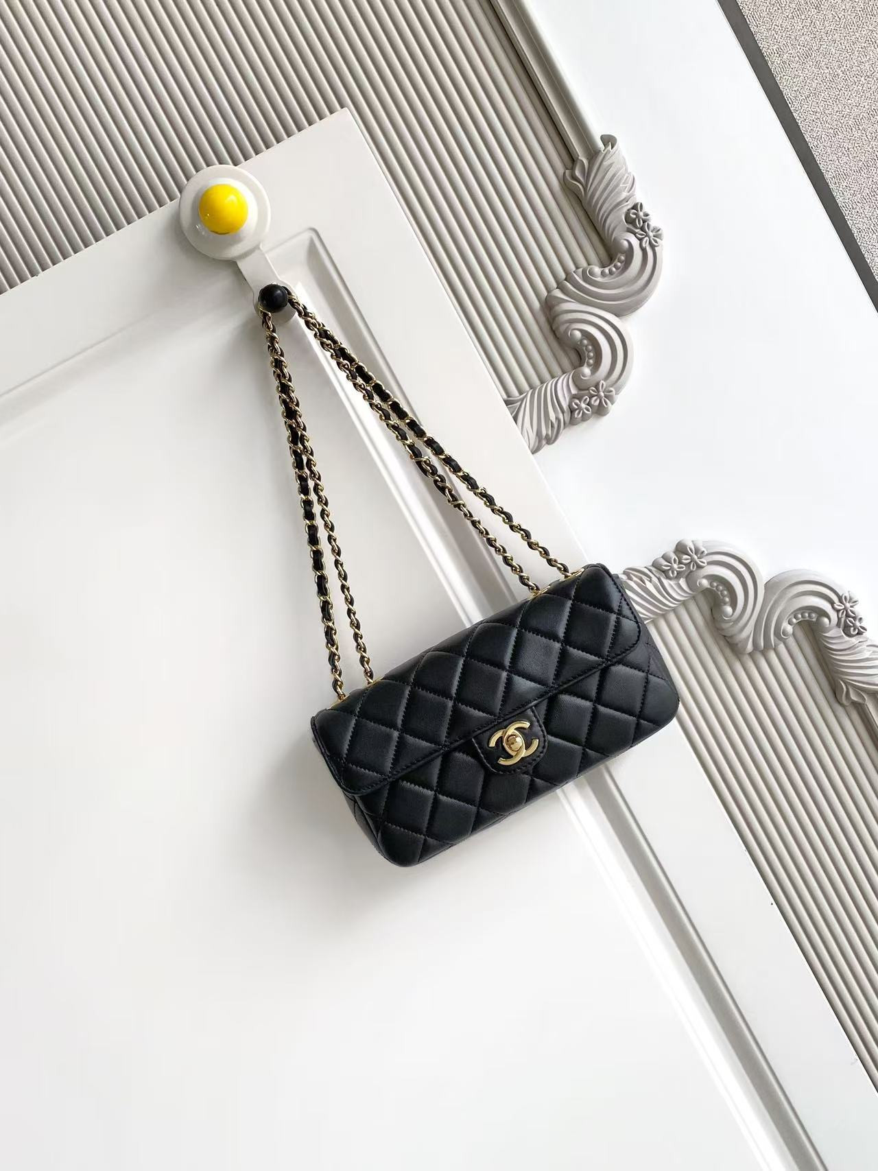 Ch**el Small Flap Pocket AS6430 12 x 21.5 x 4.2cm