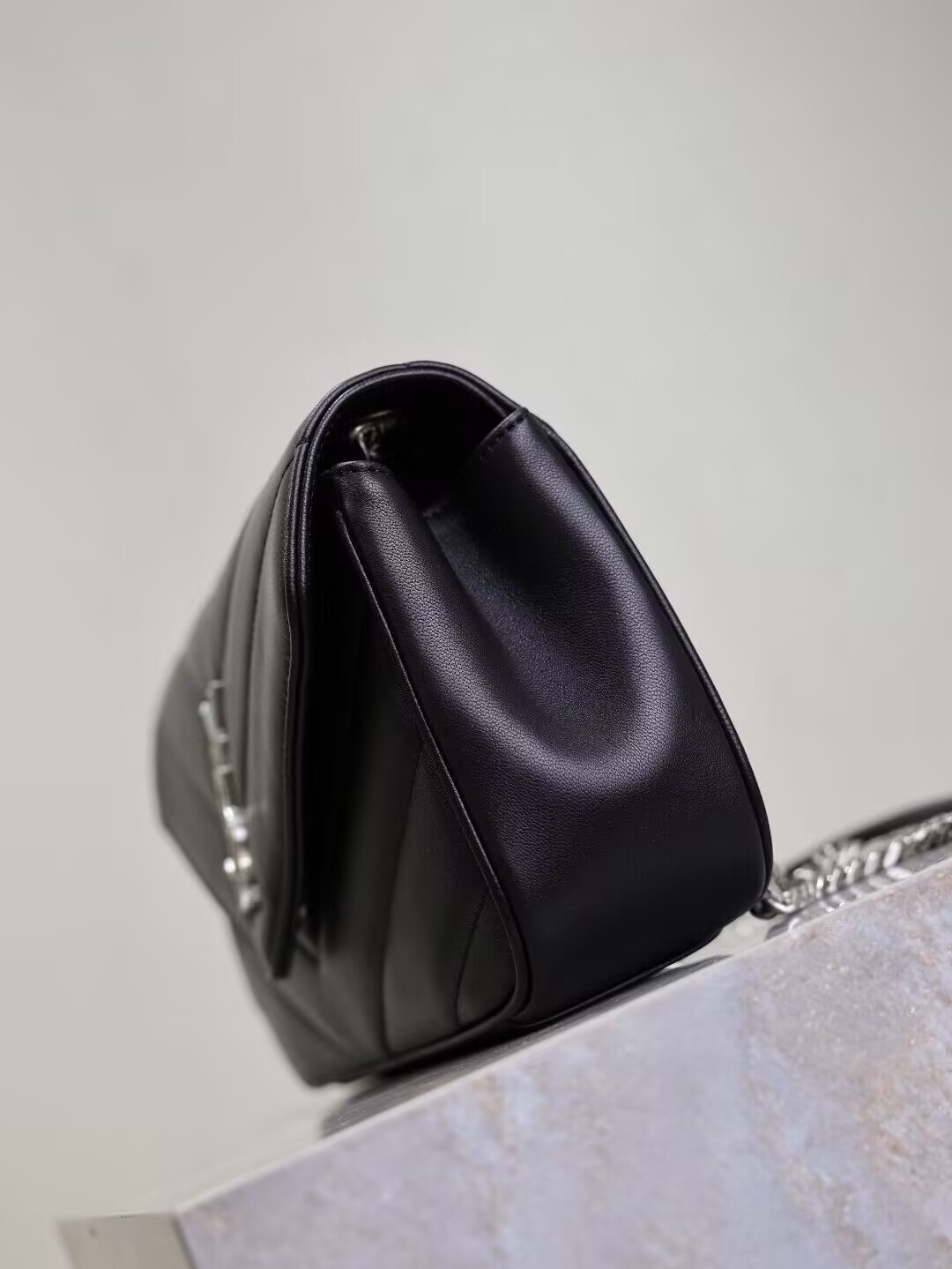 Y51 LOULOU small in MATELASSÉ lambskin 24x14x6cm