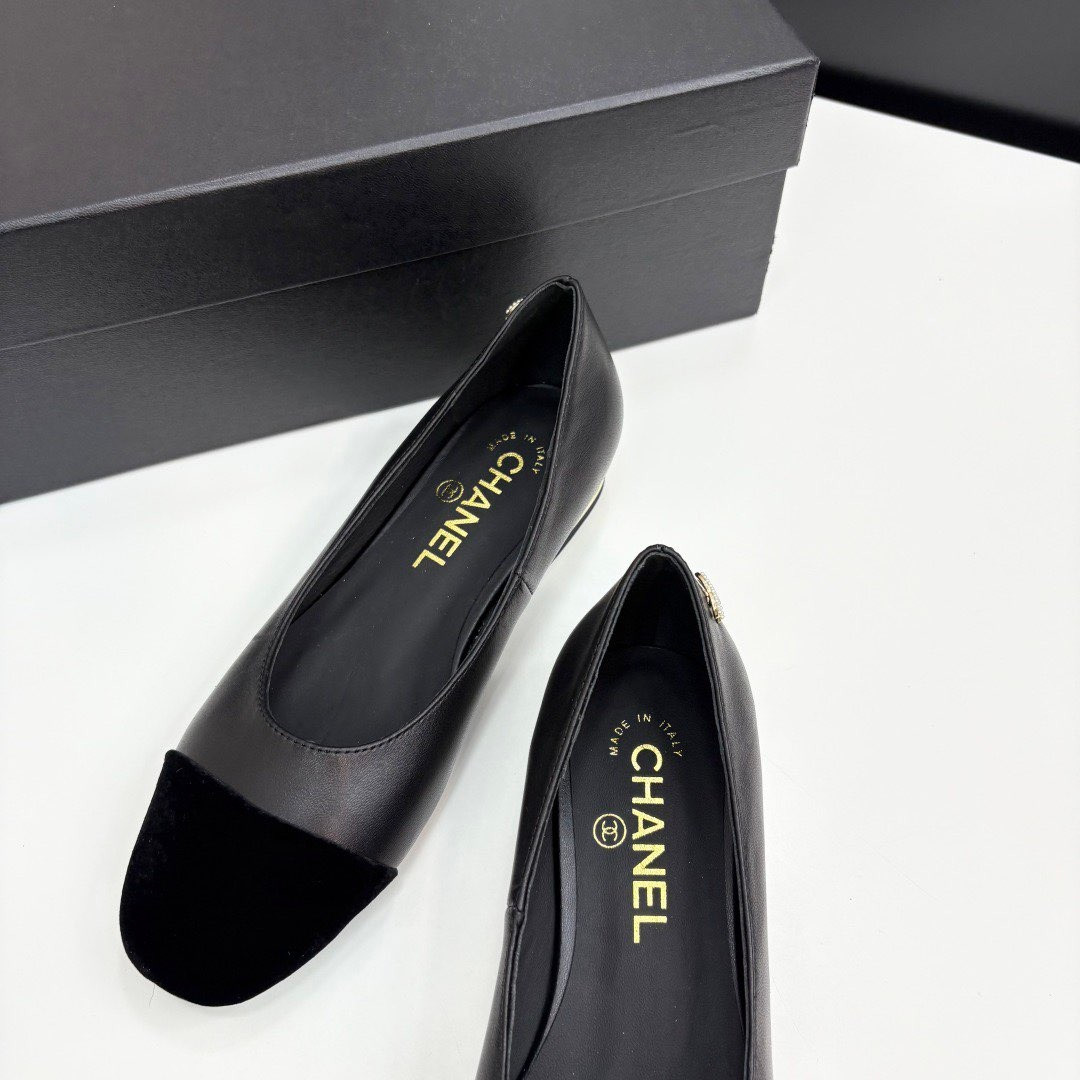 UA Ch**el Ballet Flats