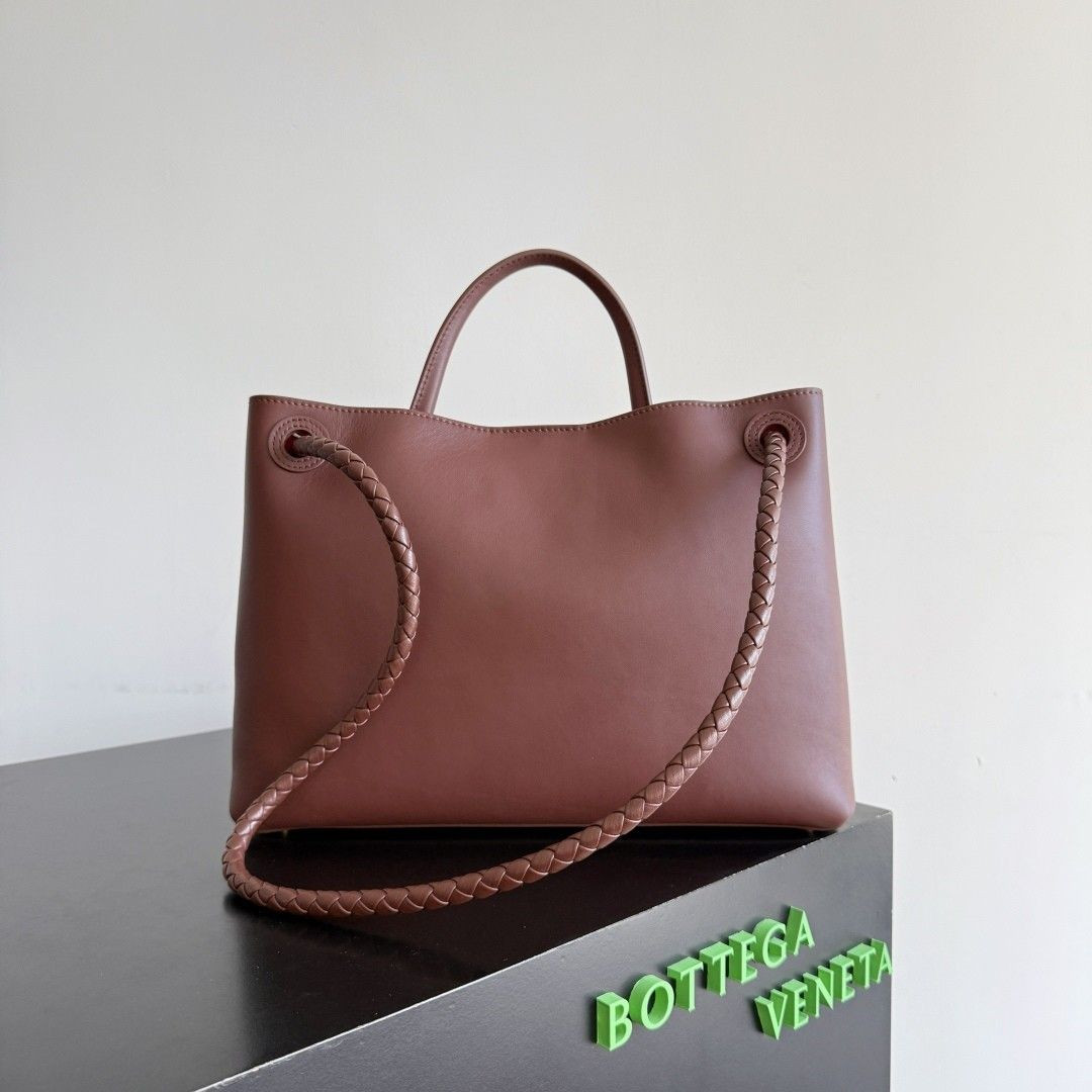 B0tt*ga Ven*ta Medium Andiamo 32x25x11CM