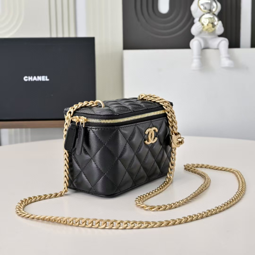 Ch**el Vanity With Chain 9.5x17x8cm