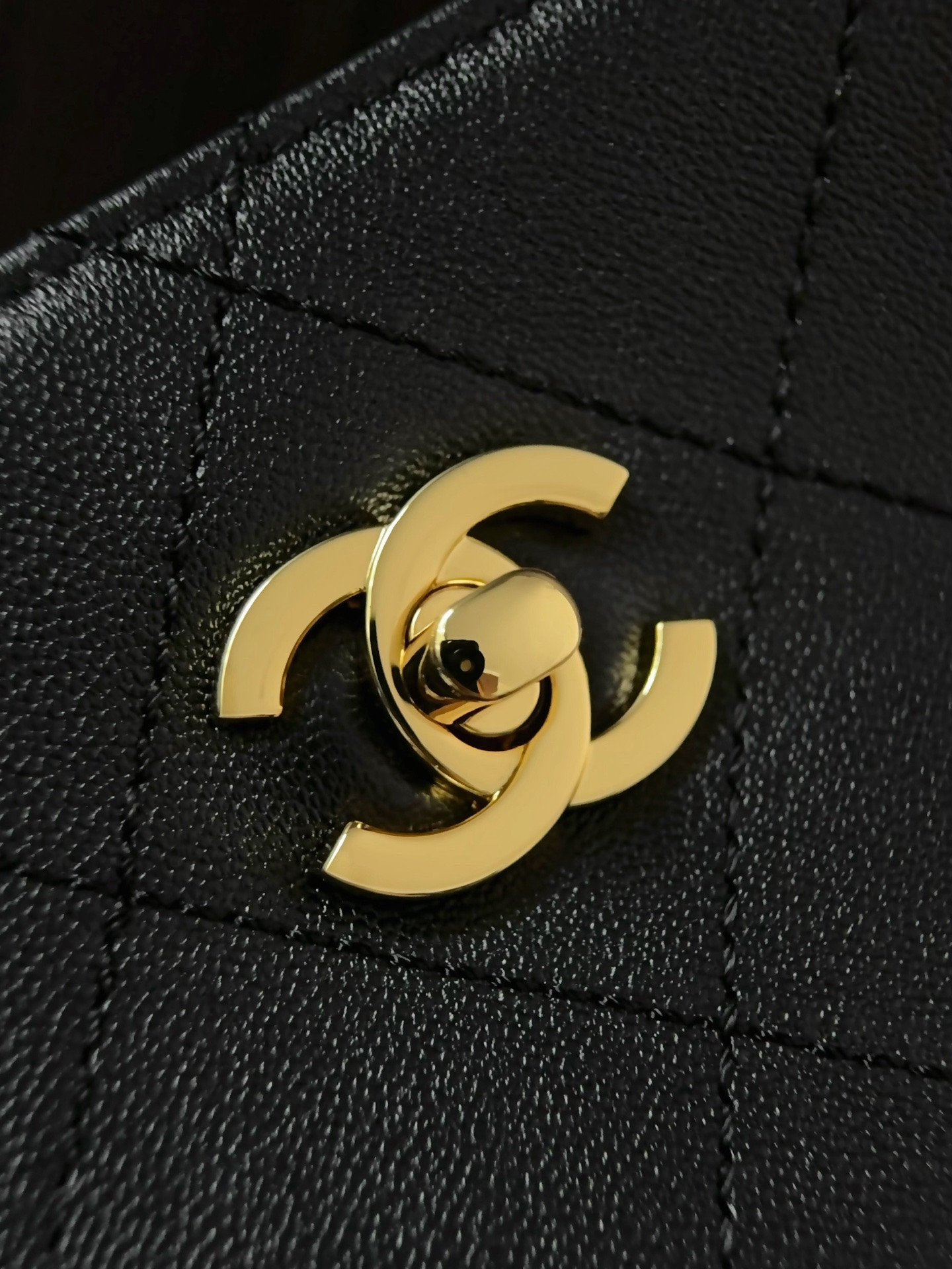 Ch**el Small Tote Bag AS6495 25x30x12cm