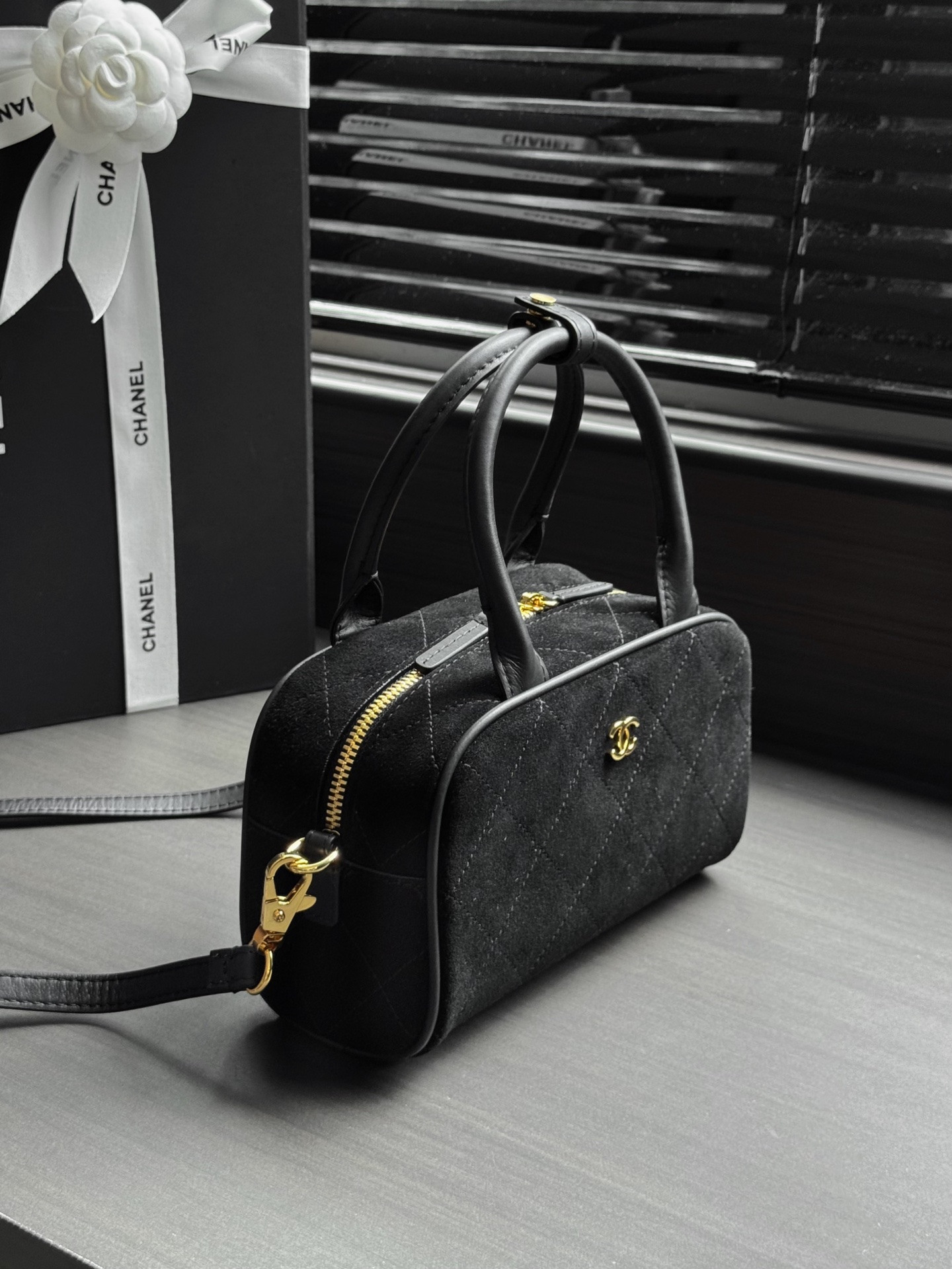 Ch**el Bowling Clutch AP5528 13x21x9cm