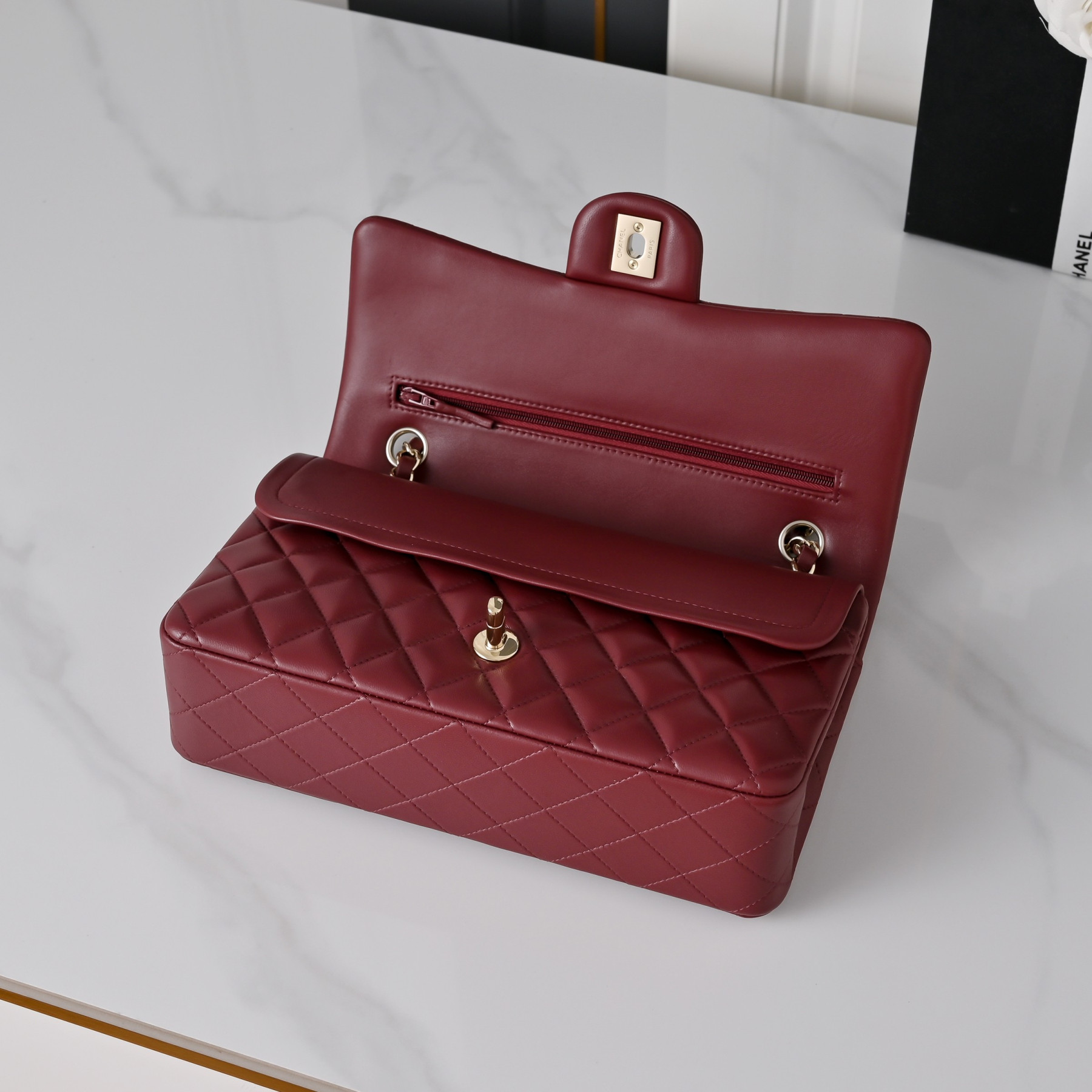 Ch**el Classic Burgundy Lambskin Flap Handbag with Light Gold Hardware A01112 15.5x25.5x6cm