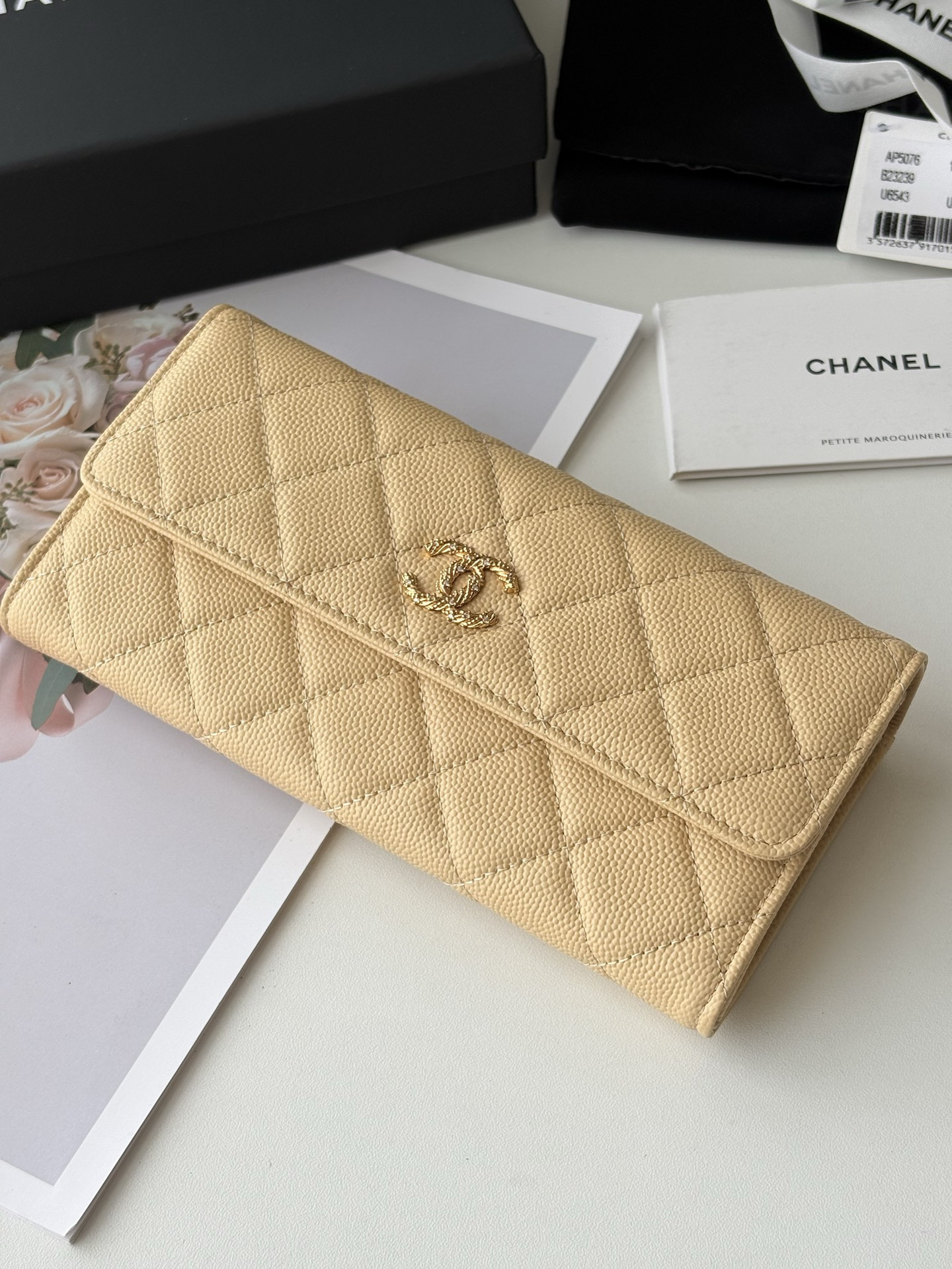 Ch**el Flap Long Wallet AS5076 19x10.5x3cm
