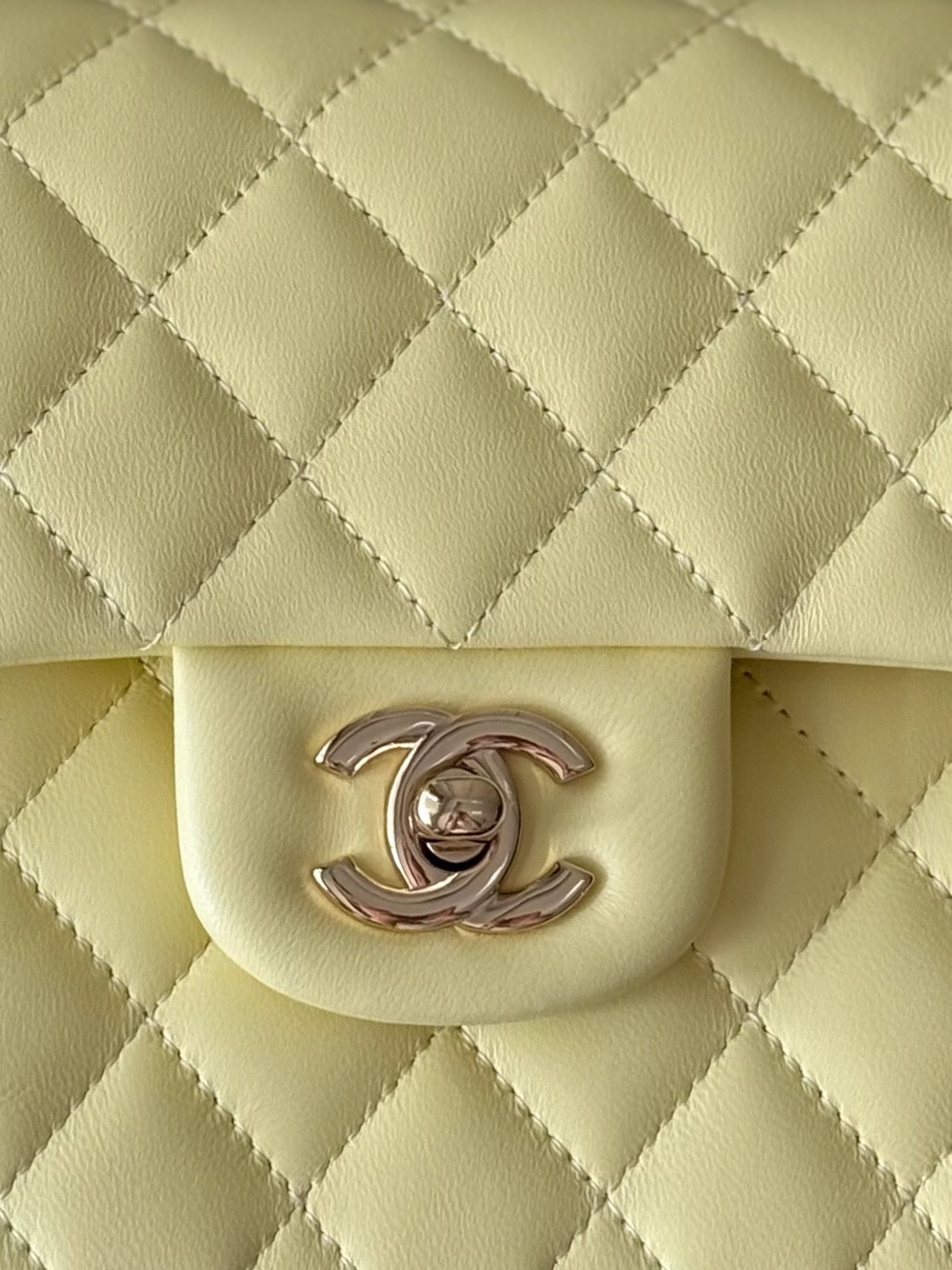 Ch**el Small Classic Bag 23x6.5x14cm