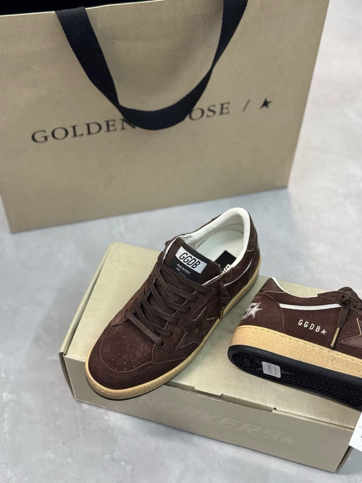 UA G01den G003e S*per-Star Sneaker