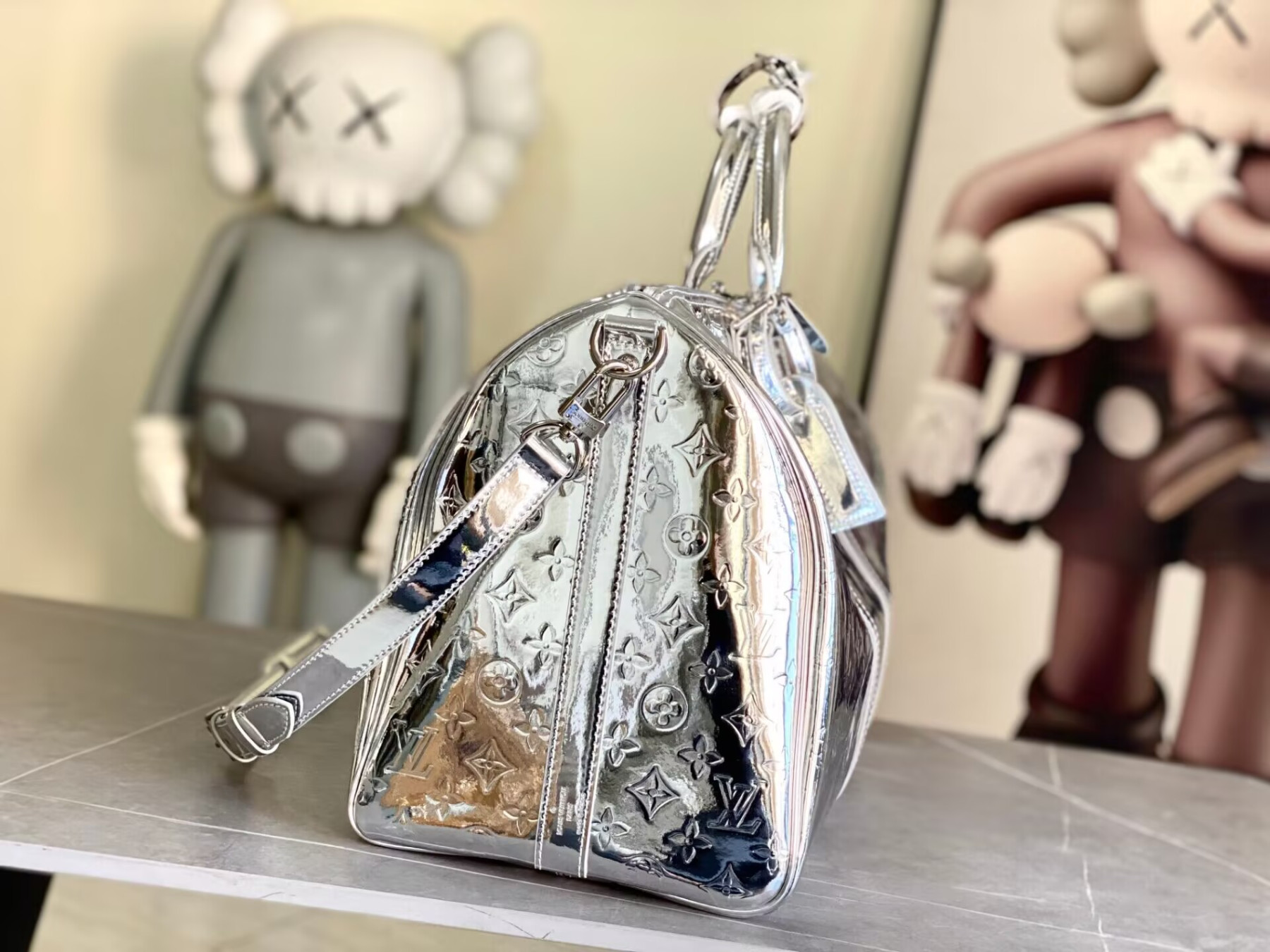 LV Keepall Bandoulière 50 M26766 50x29x23cm