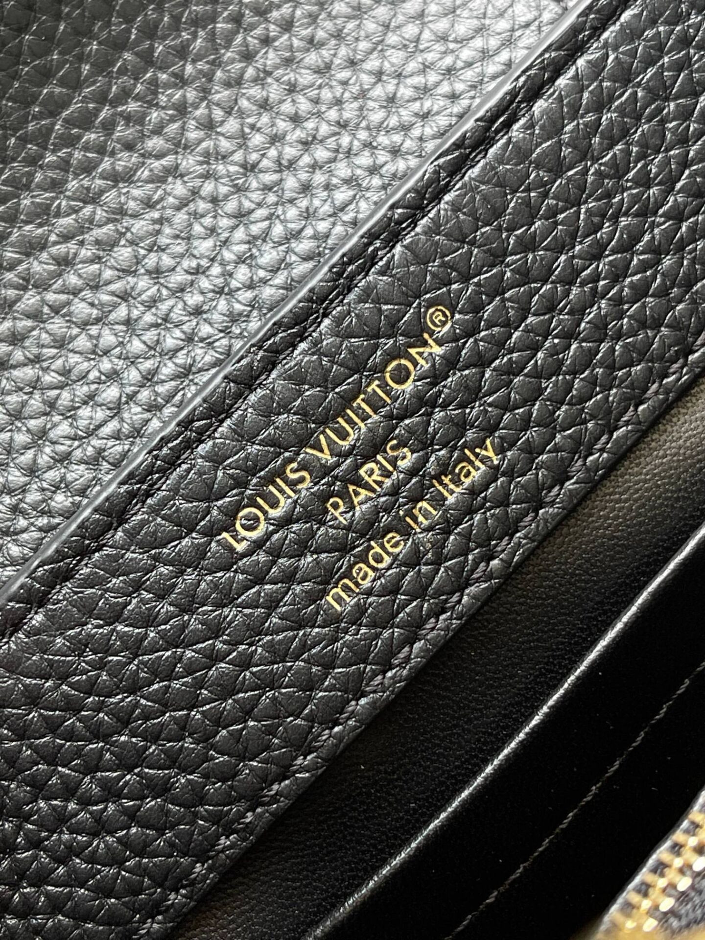 LV Capucines Mini M11342 21x14x8cm