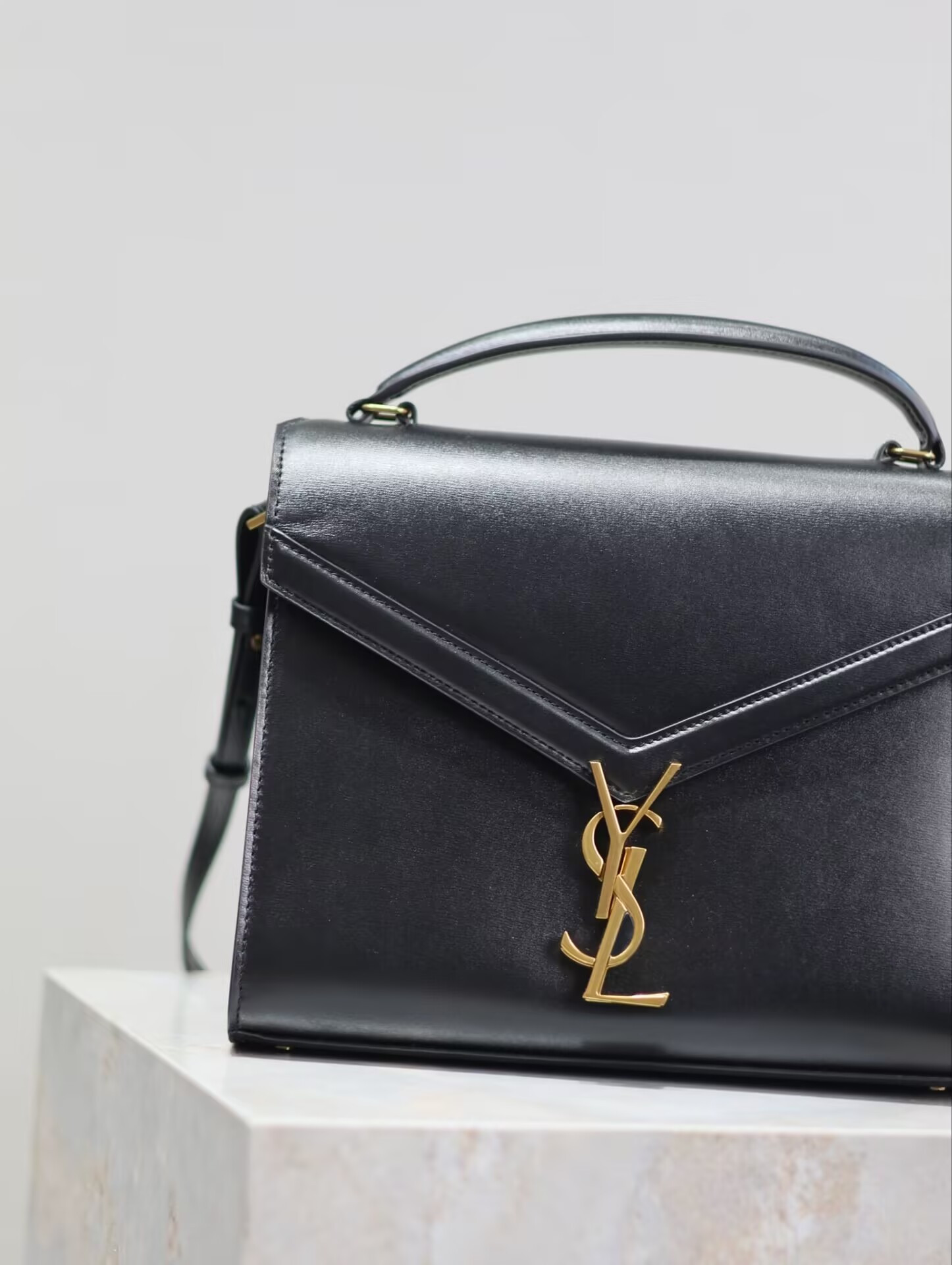 Y51 Cassandra Top Handle Bag 24.5x20x11.5cm