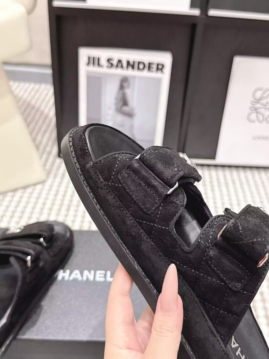 UA Ch**el SLIDES