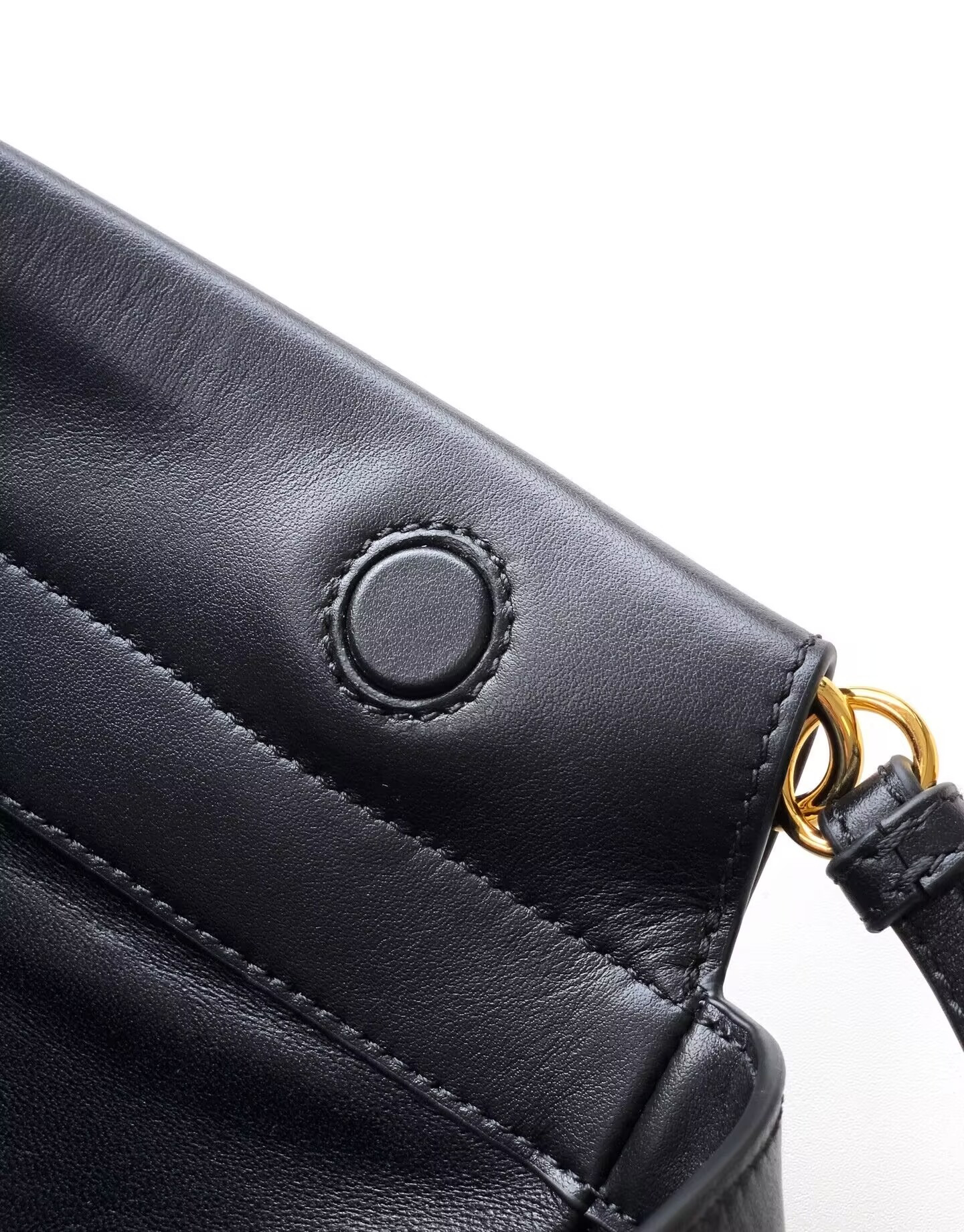 Pra*a Enchaîné Medium Leather Bag 15.5x32.5x11cm