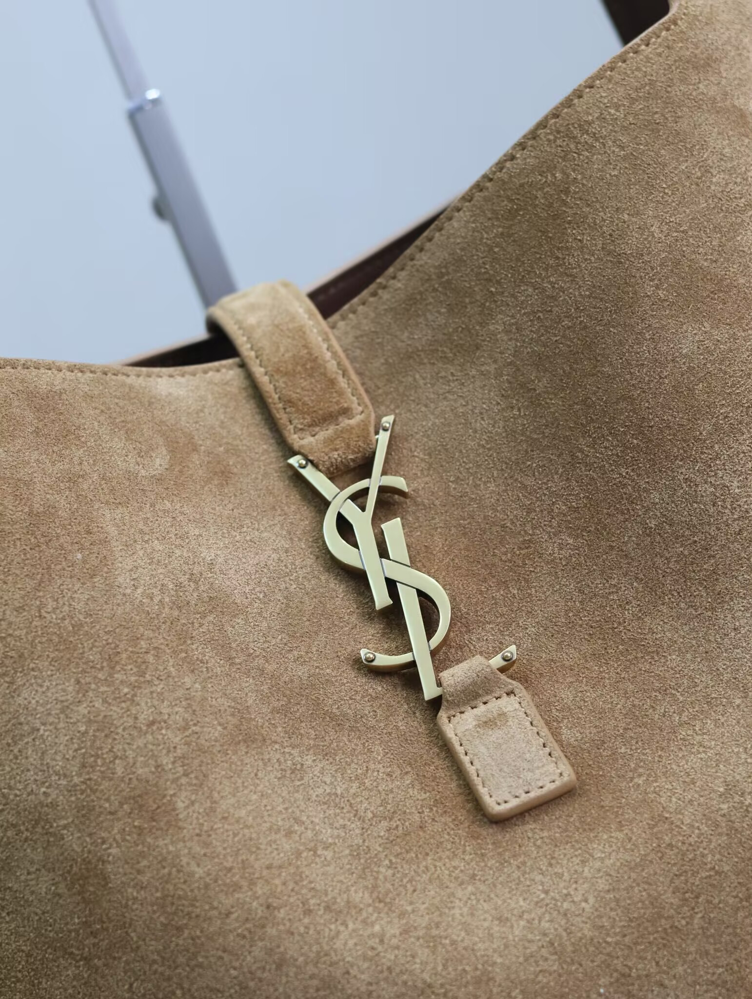 Y51 le 5 à 7 bea in suede 50×28×18cm