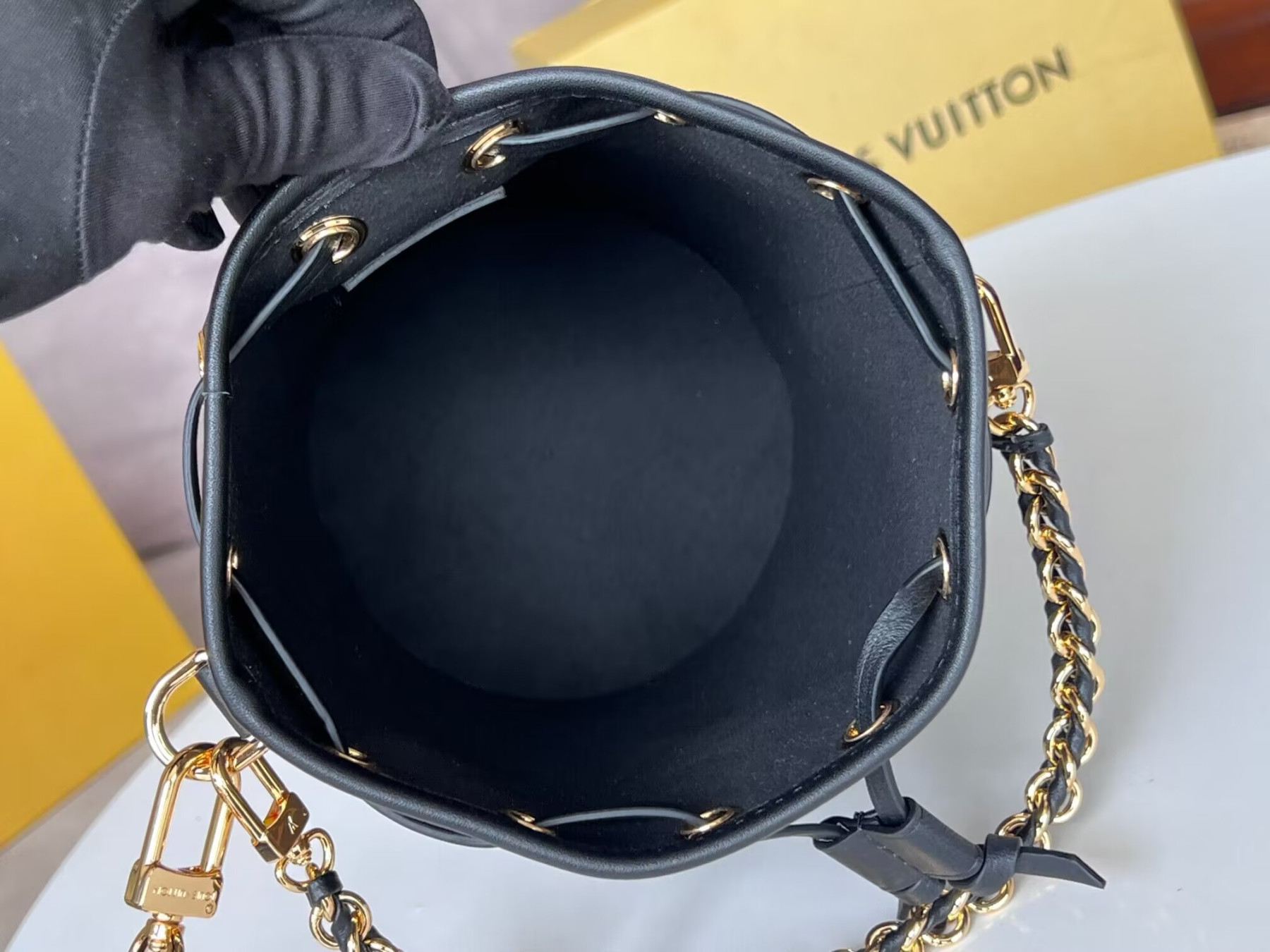 LV Canoé M83480  5.5 x 8.1 x 5.5 inches