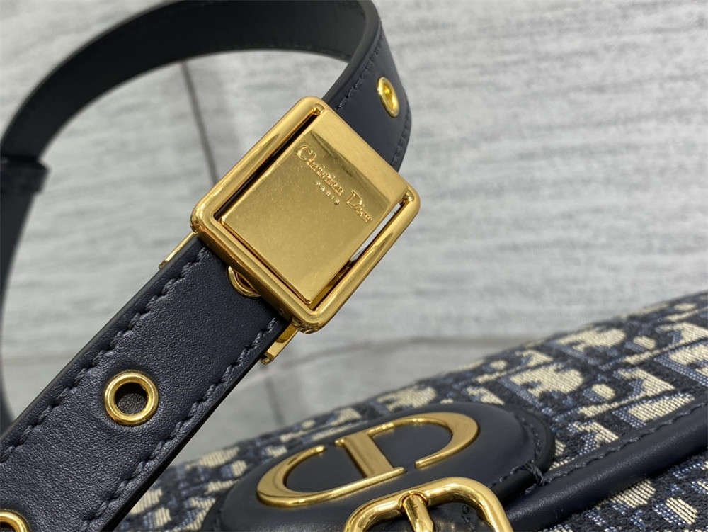 MEDIUM D10r BOBBY BAG Blue D10r Oblique Jacquard