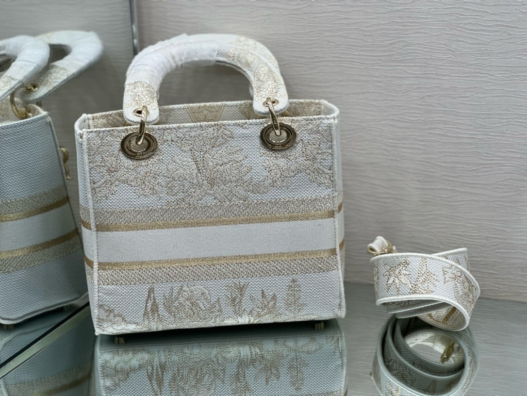 MEDIUM D10r LADY D-LITE BAG  24 x 20 x 11 cm