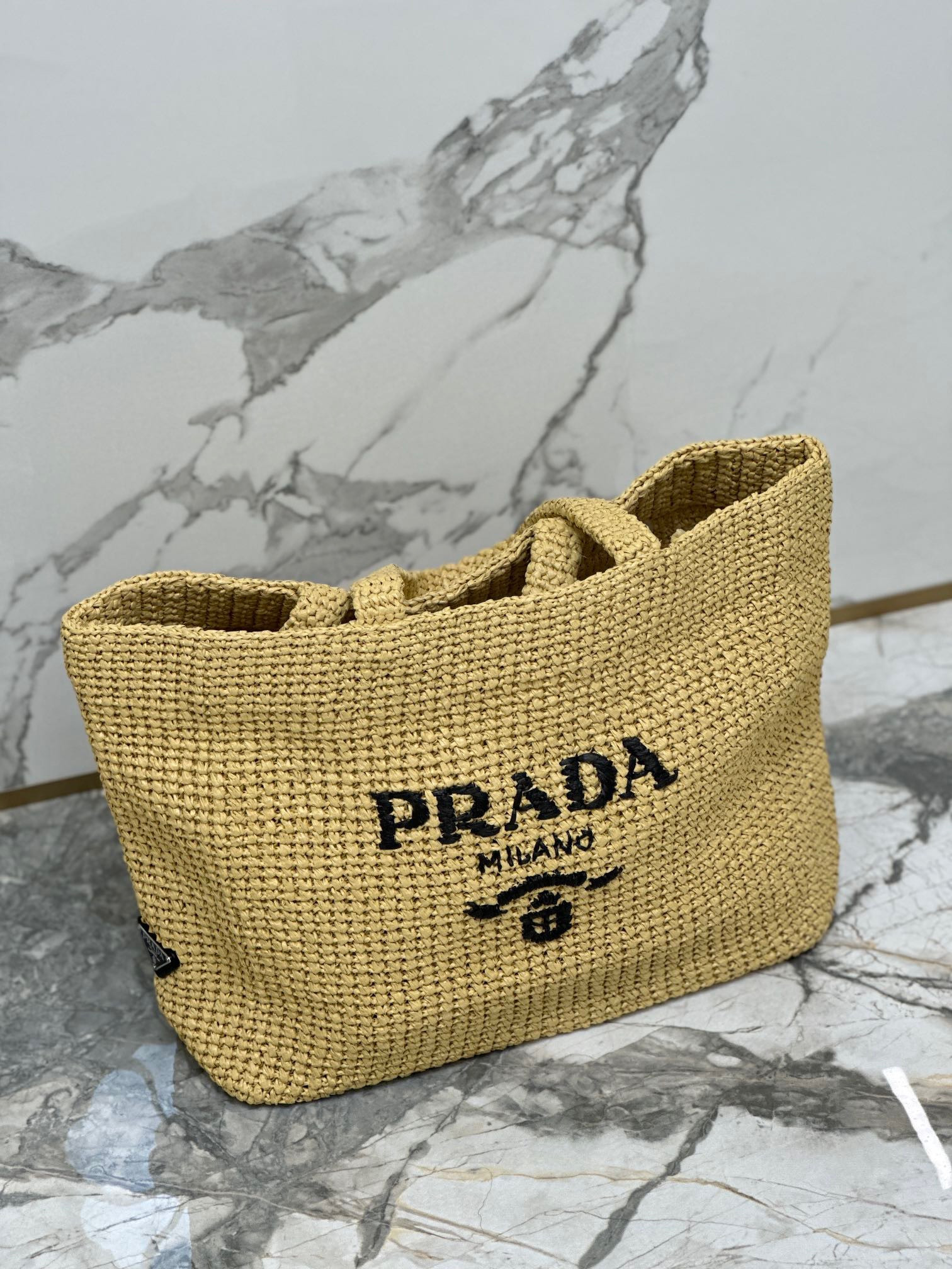 Pra*a Crochet tote bag Color Natural