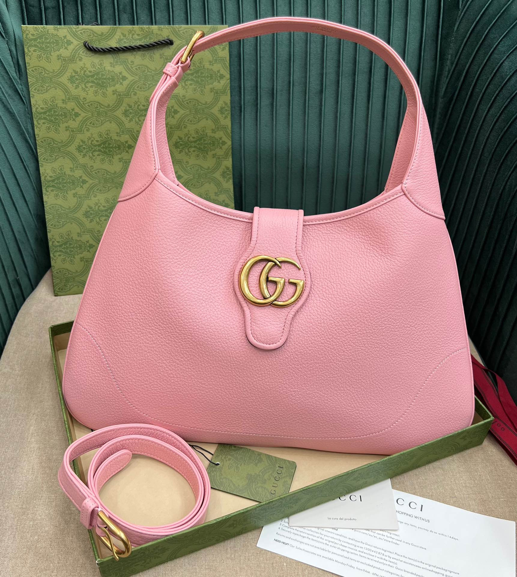 Gvc*1 Aphrodite medium shoulder 15.3x 15x 8 inches