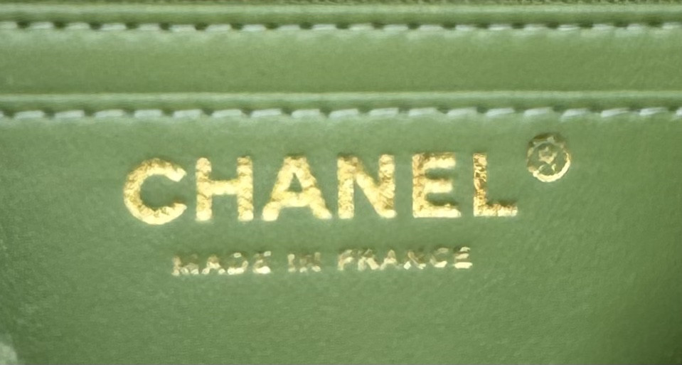 Ch**el MINI CLASSIC 11.12 HANDBAG 20 12 × 20 × 6 cm