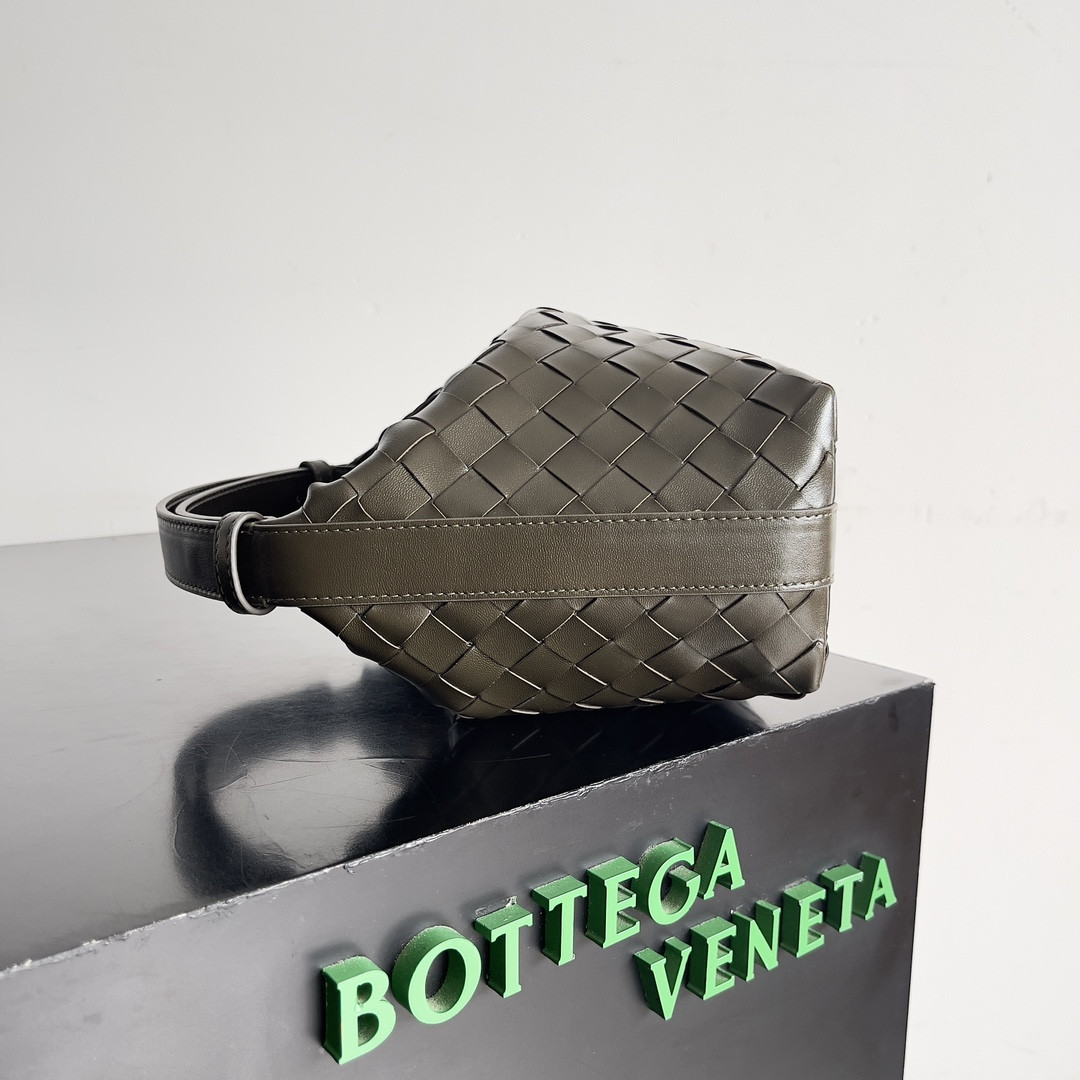 B0tt*ga Ven*ta Mini Wallace 22x13x9cm