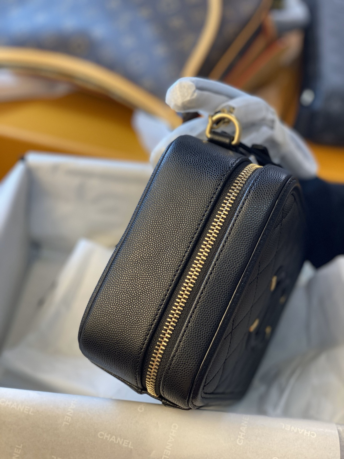 Ch**el VANITY CASE   17x7x13cm