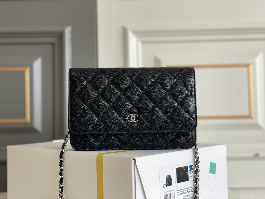 Ch**el WOC CLASSIC WALLET ON CHAIN 12.3x19.2x3.5cm