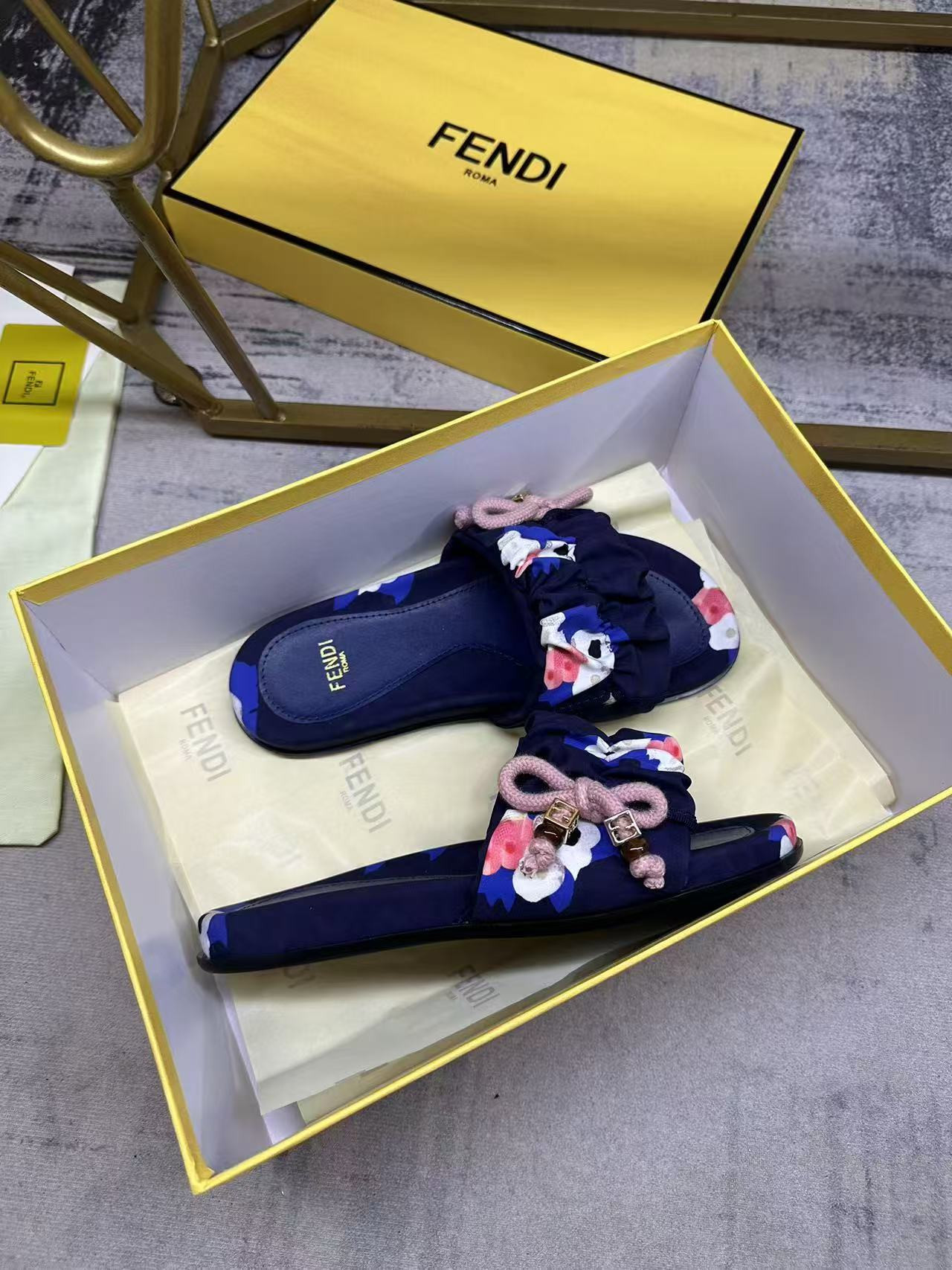 UA F**di Slides