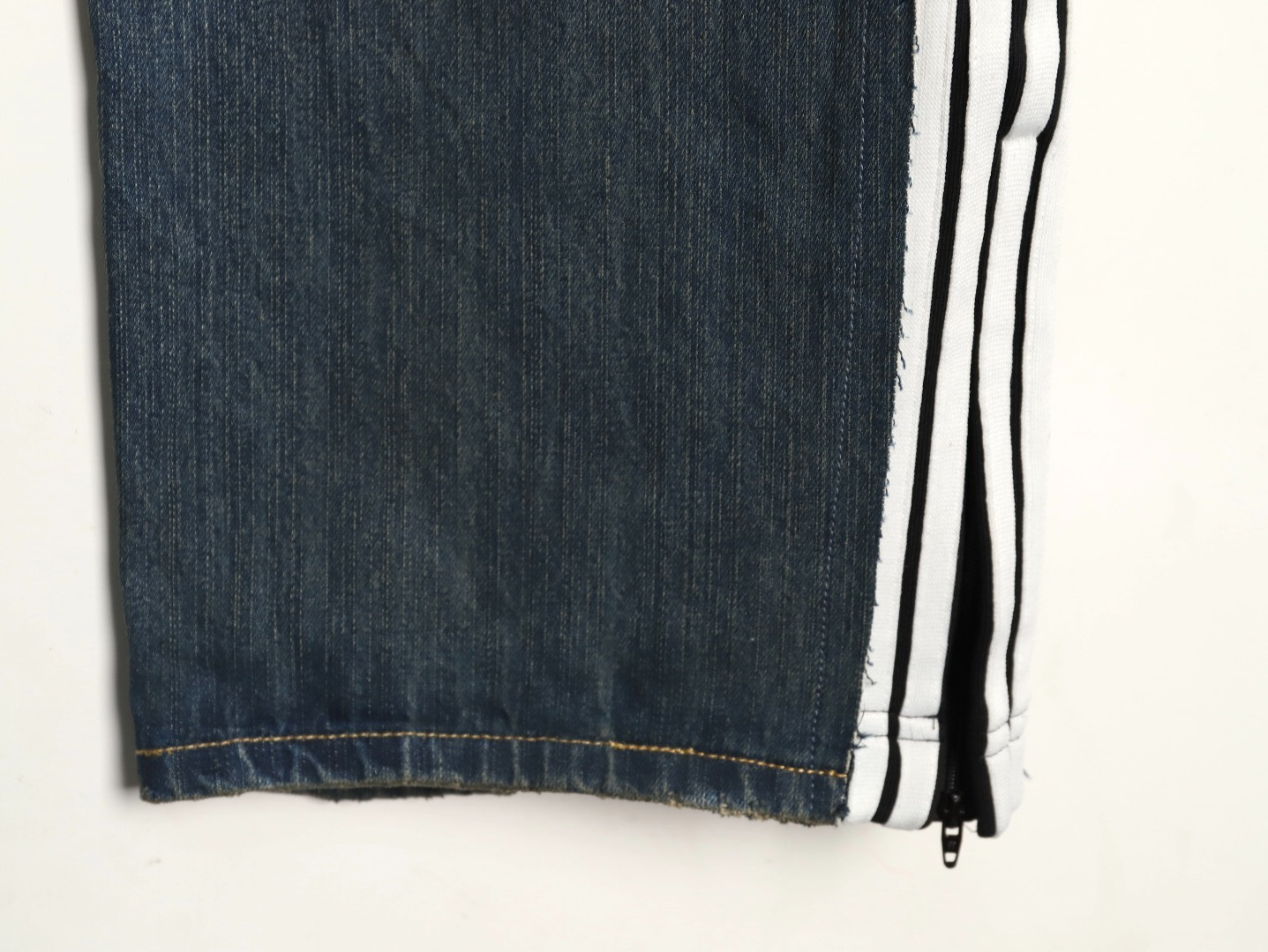 Ba1en*iaga Jeans