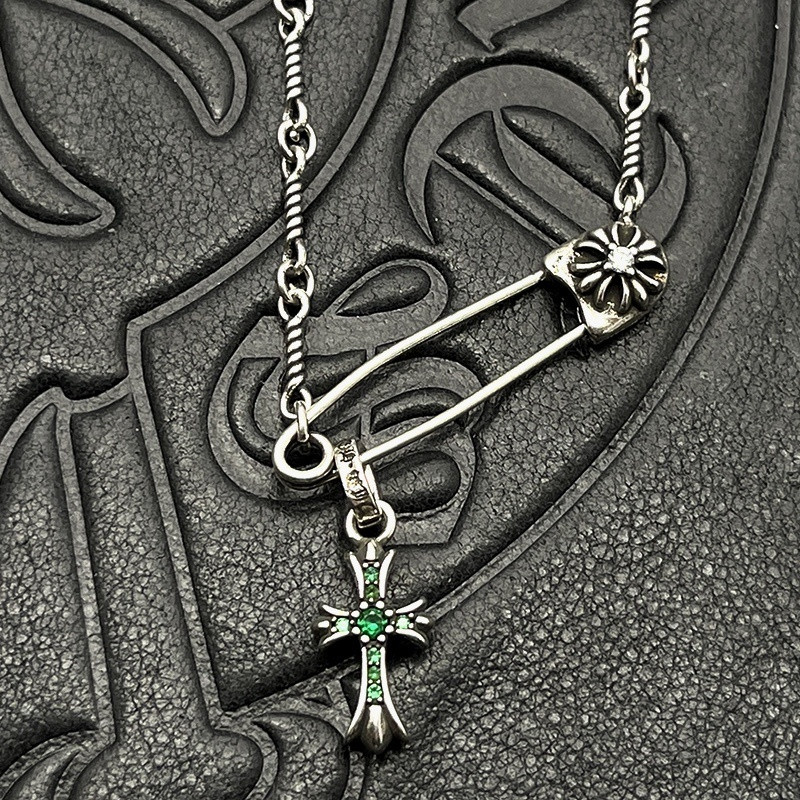 Ch*0me He**ts Twisted Cross Pin Necklace (Chain length 45+5cm)