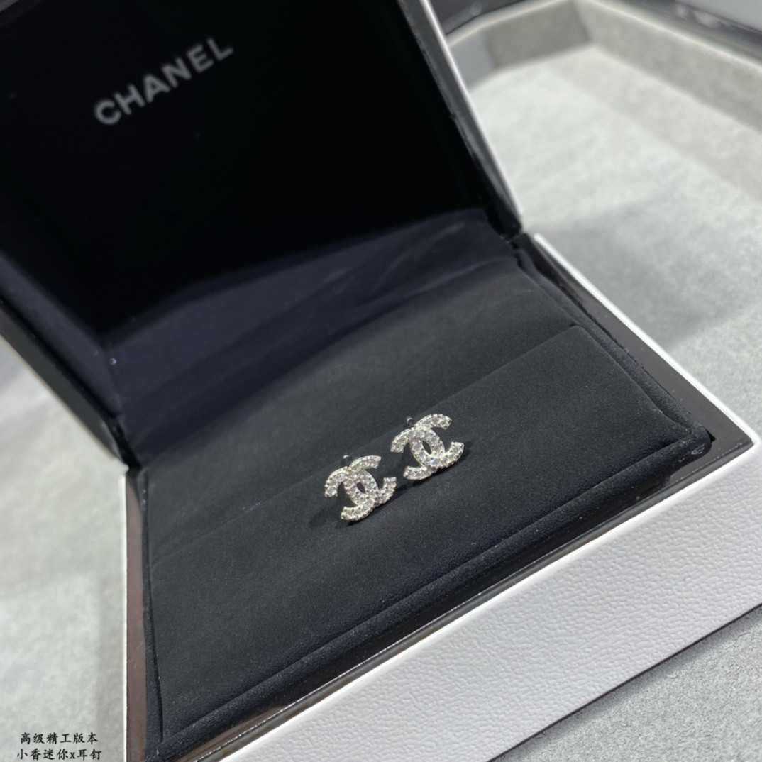 Ch**el Mini Ch**el Earrings 0.6cm