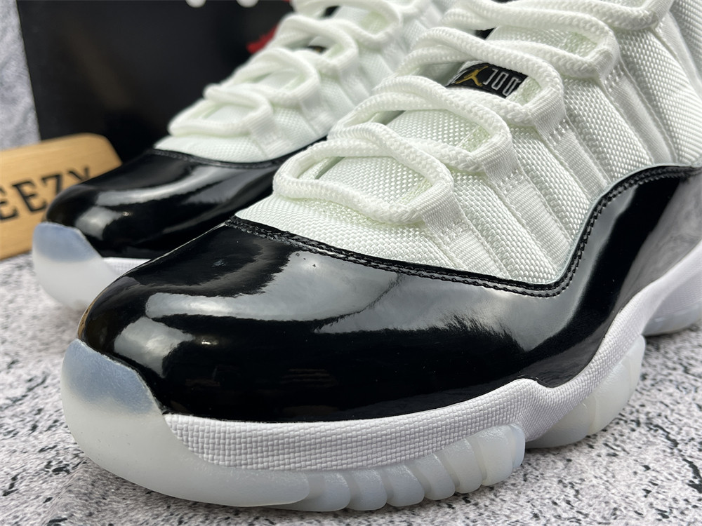 UA AIR JORDAN 11 RETRO 