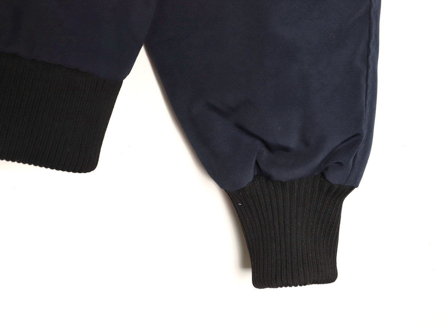 Can*a G00se Short Puffer jacket
