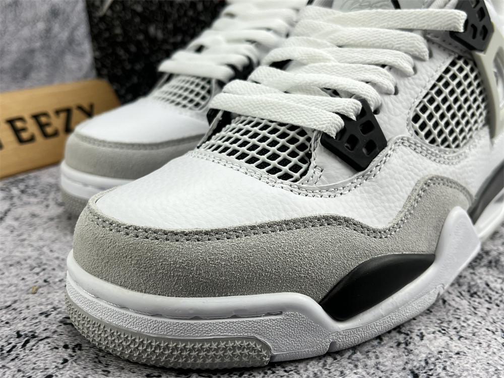UA AIR JORDAN 4 RETRO 