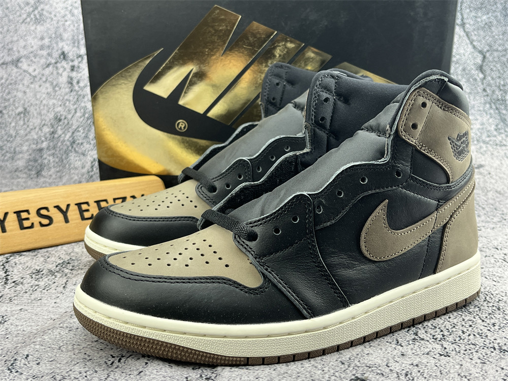 UA AIR JORDAN 1 RETRO HIGH OG 