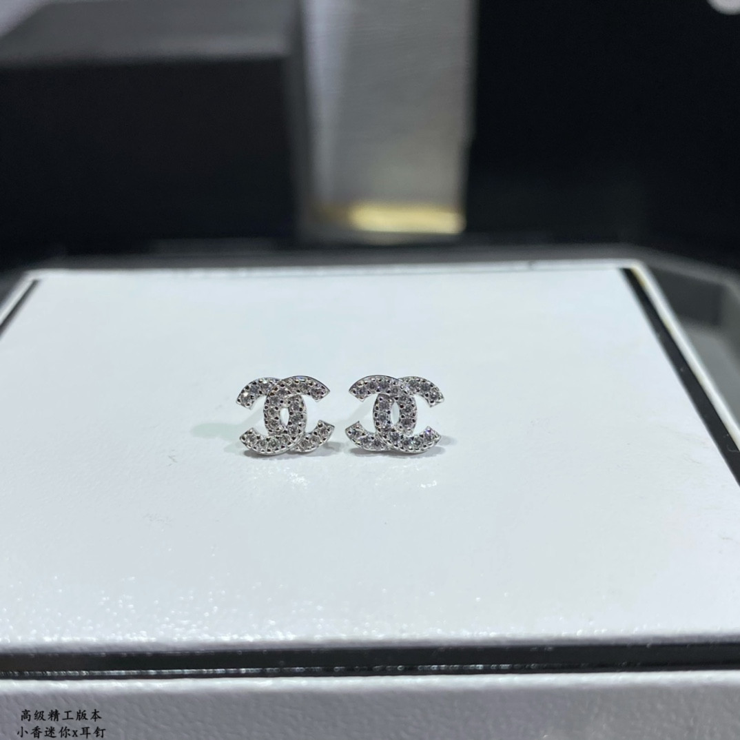 Ch**el Mini Ch**el Earrings 0.6cm